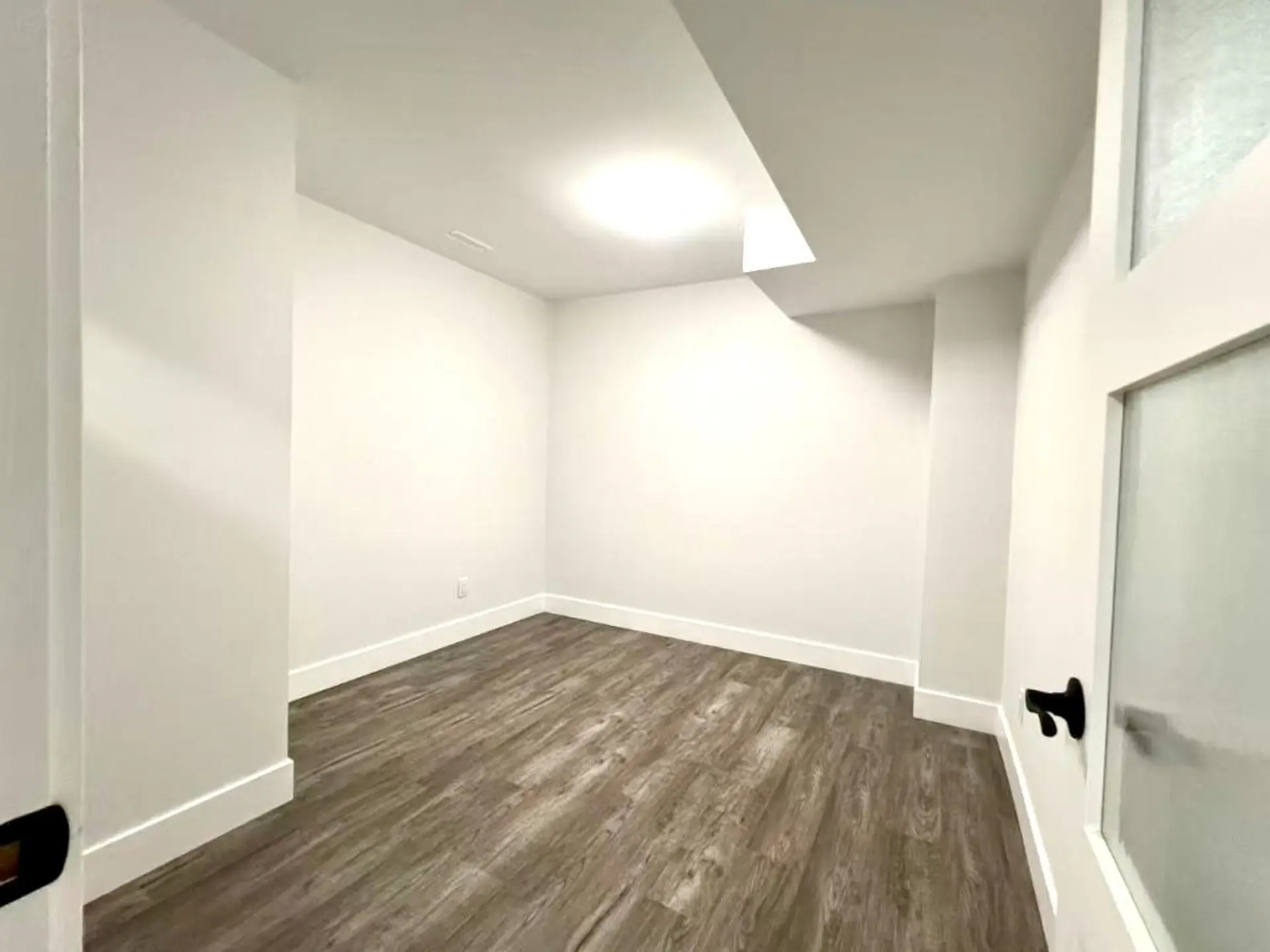 3561 Sheffield Avenue - Image 10