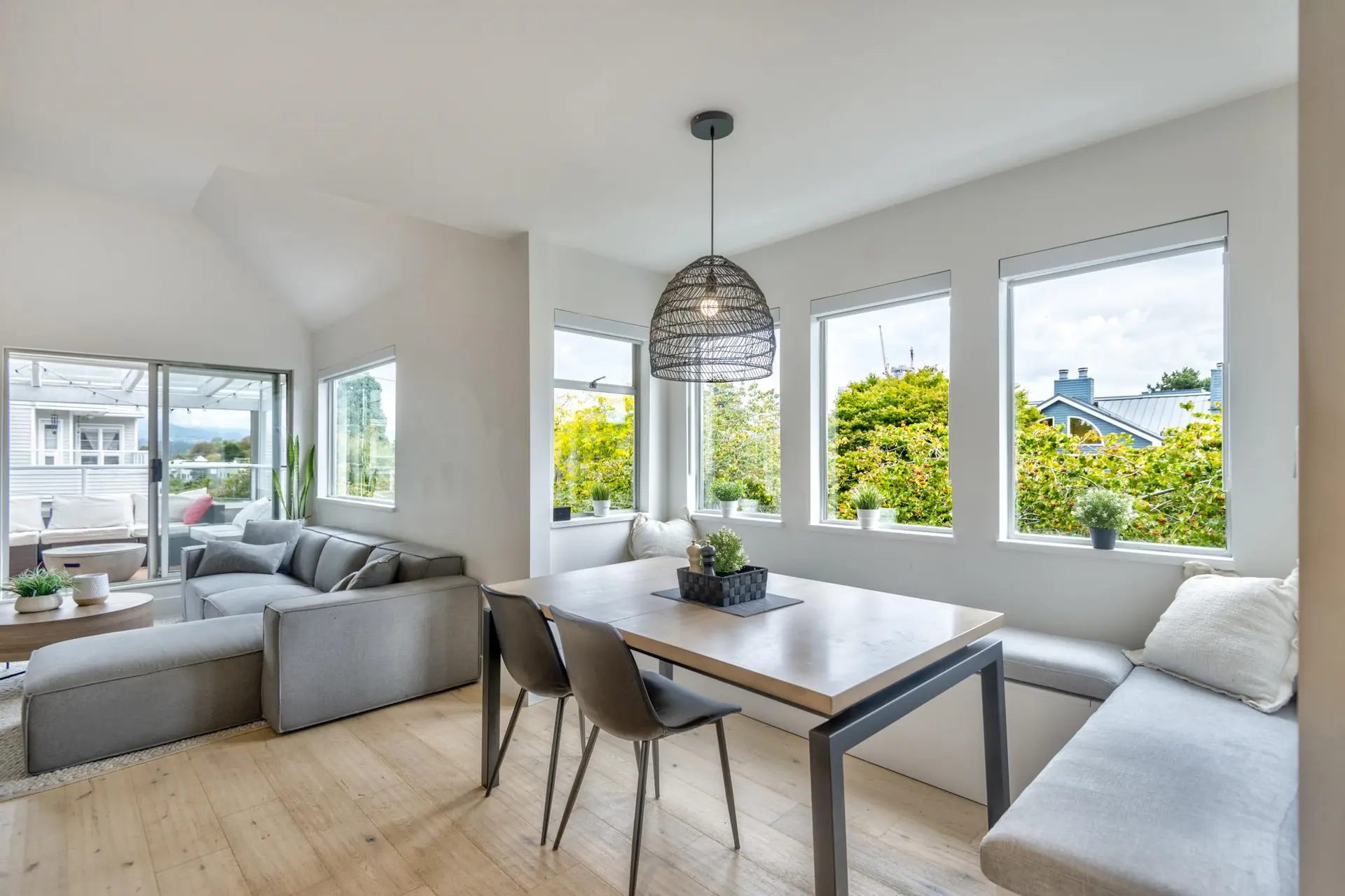 #304 1665 Arbutus Street - Image 2