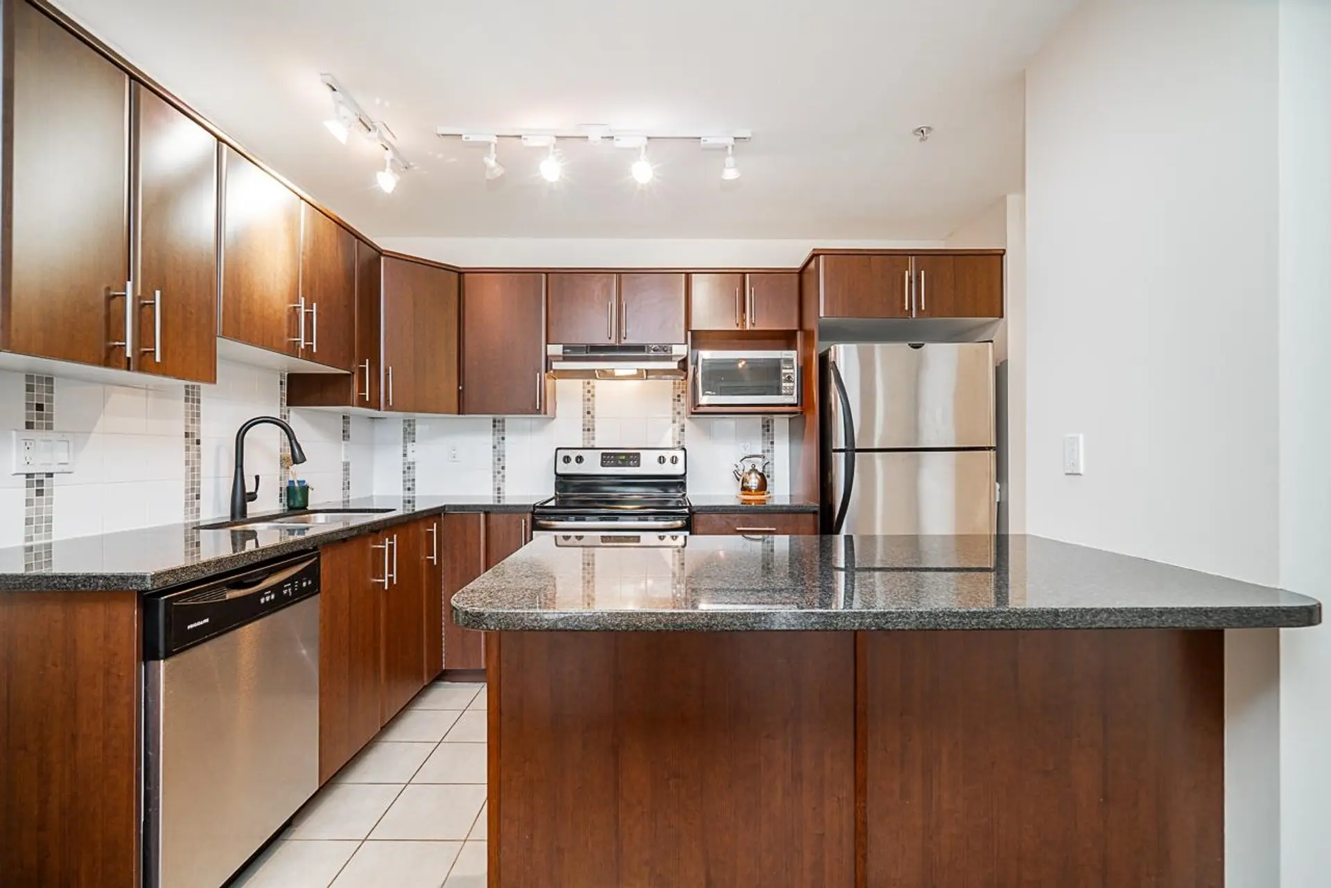 #309 19388 65 Avenue - Image 6