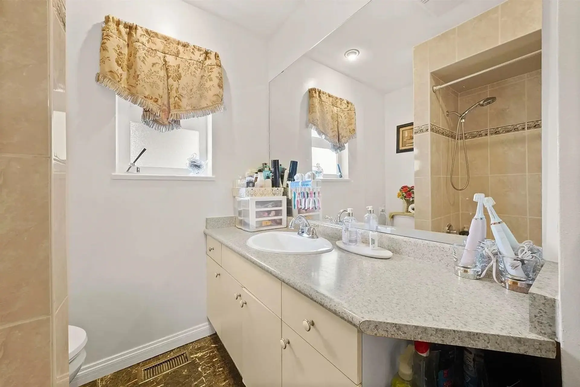 Property at 2374 E 33RD AVENUE, Vancouver, BC