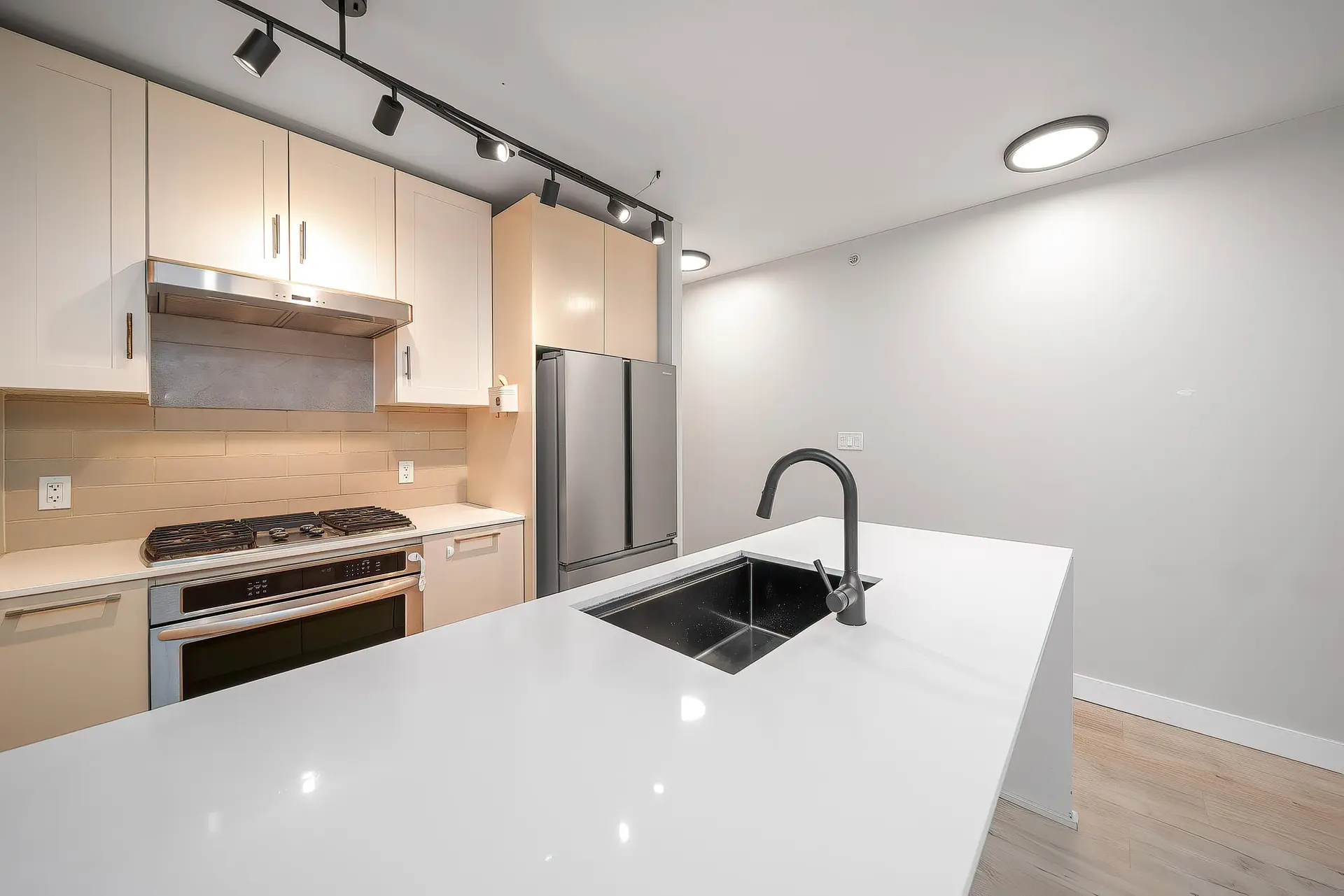 #902 6971 Elmbridge Way - Image 7