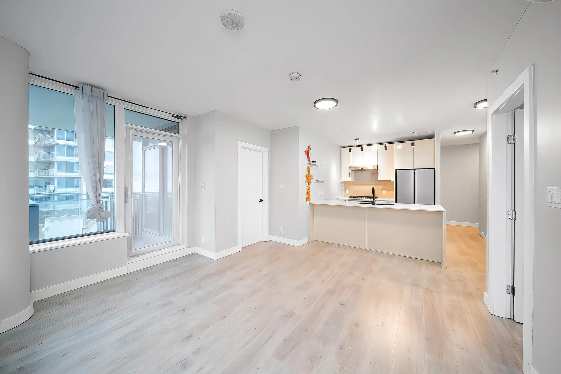 #902 6971 Elmbridge Way - Image 3