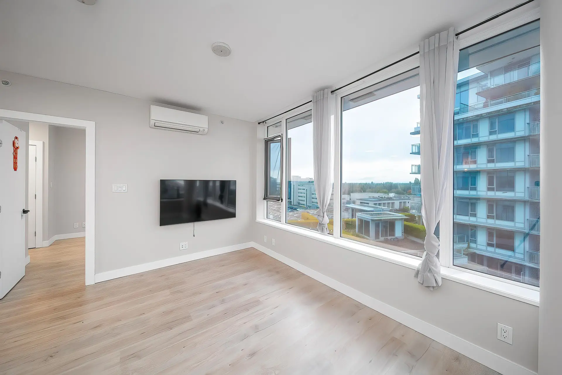 #902 6971 Elmbridge Way - Image 4