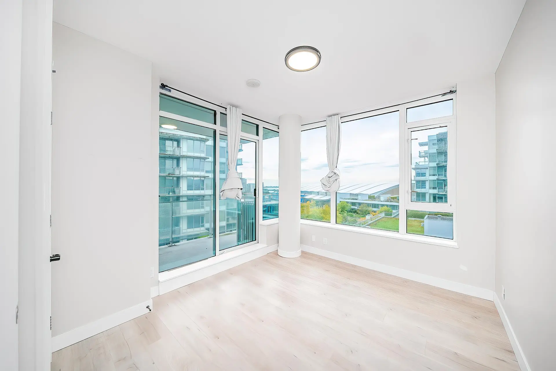 #902 6971 Elmbridge Way - Image 8