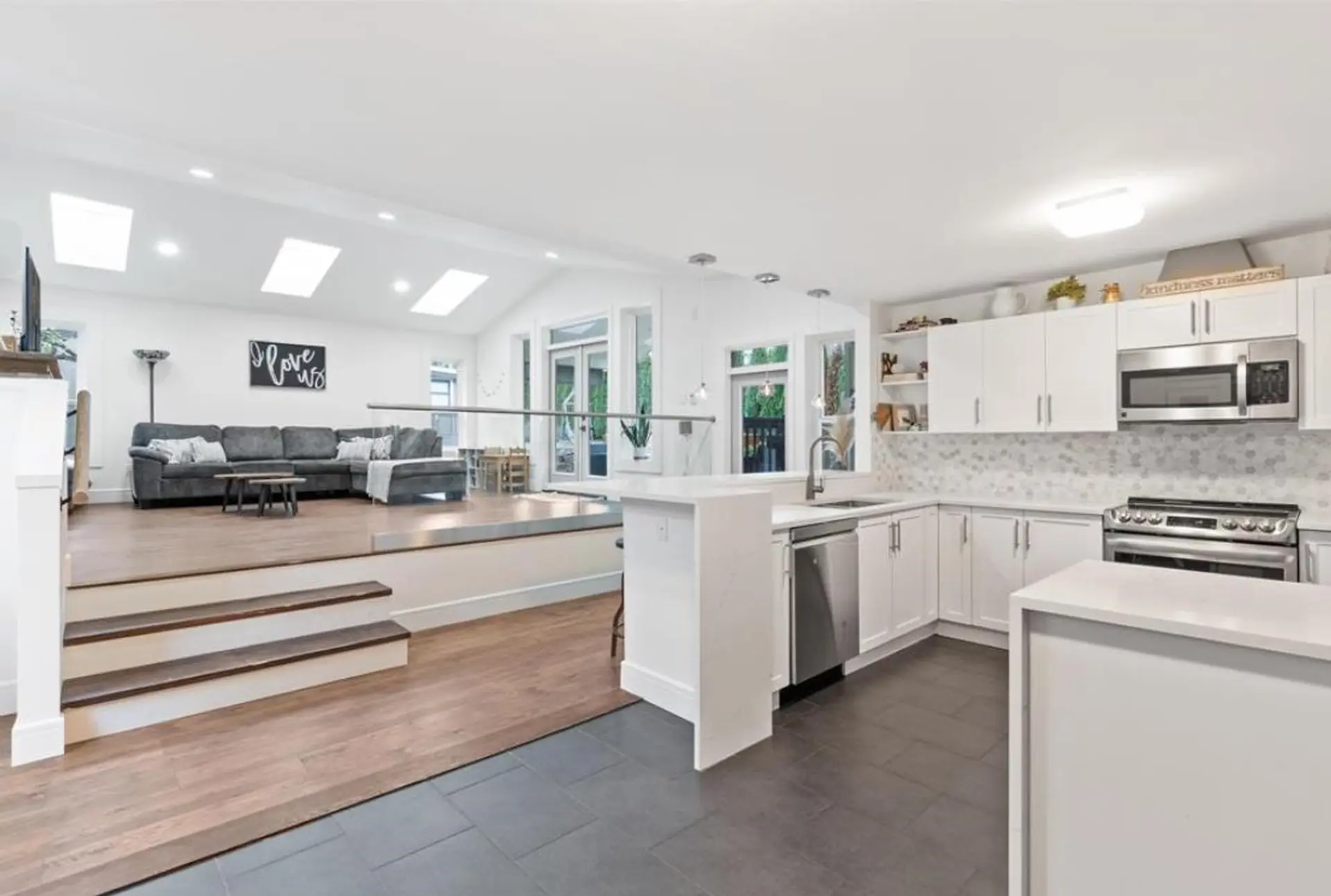 Property at 24055 FERN CRESCENT, Maple Ridge, BC