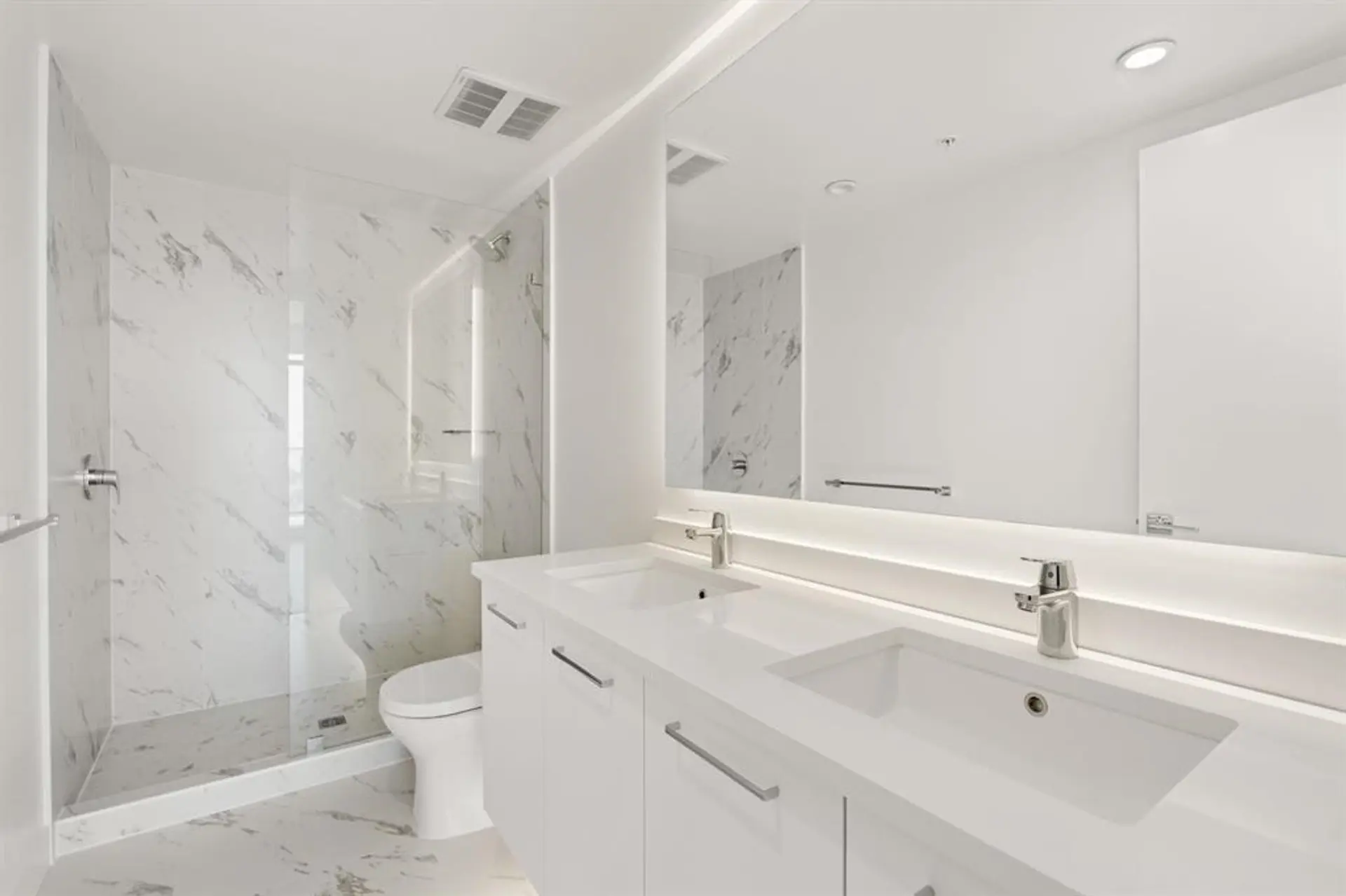 Property at #1401 1588 JOHNSTON ROAD, White Rock, BC