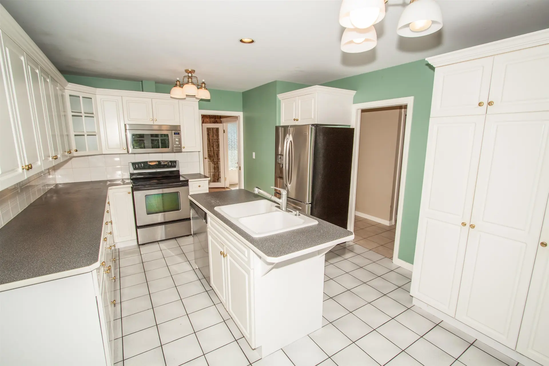 Property at 4032 RIPPLE ROAD, West Vancouver, BC