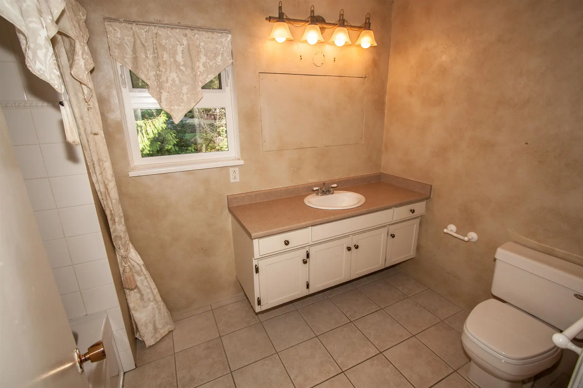 Property at 4032 RIPPLE ROAD, West Vancouver, BC