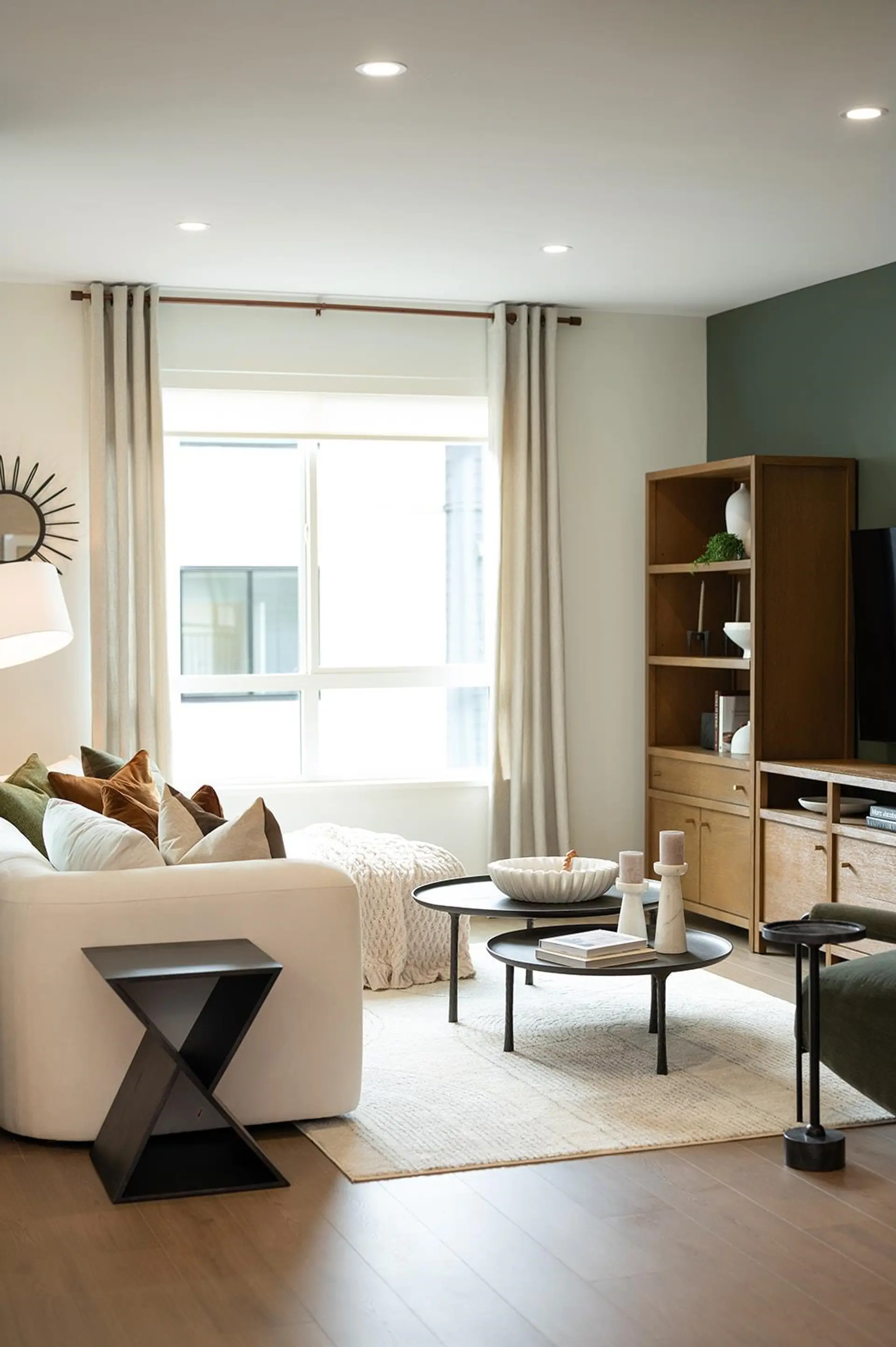 #152 3535 Highland Drive - Image 3