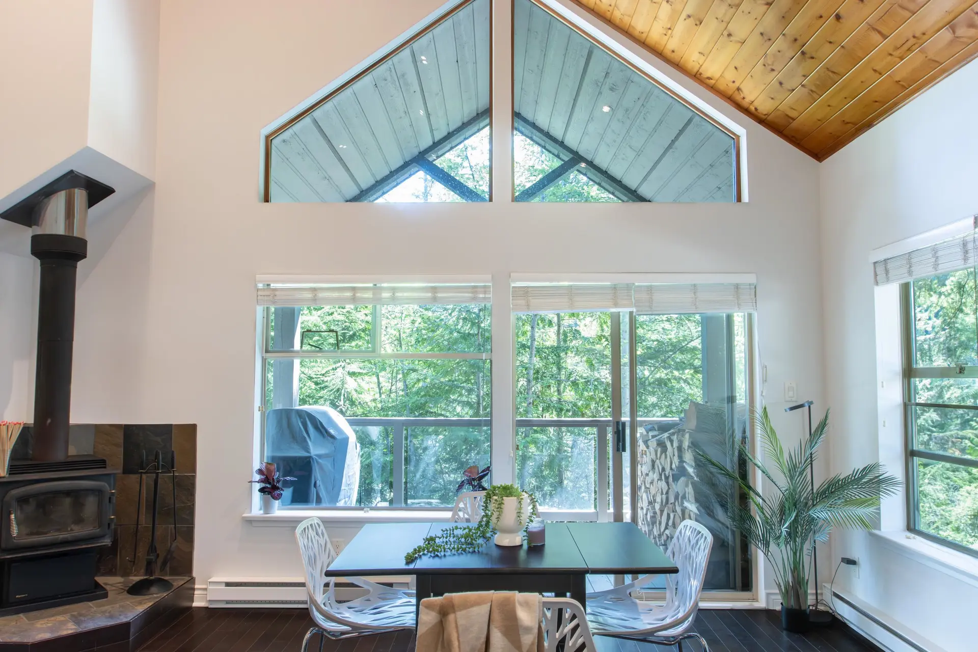 #302 3050 Hillcrest Drive - Image 6