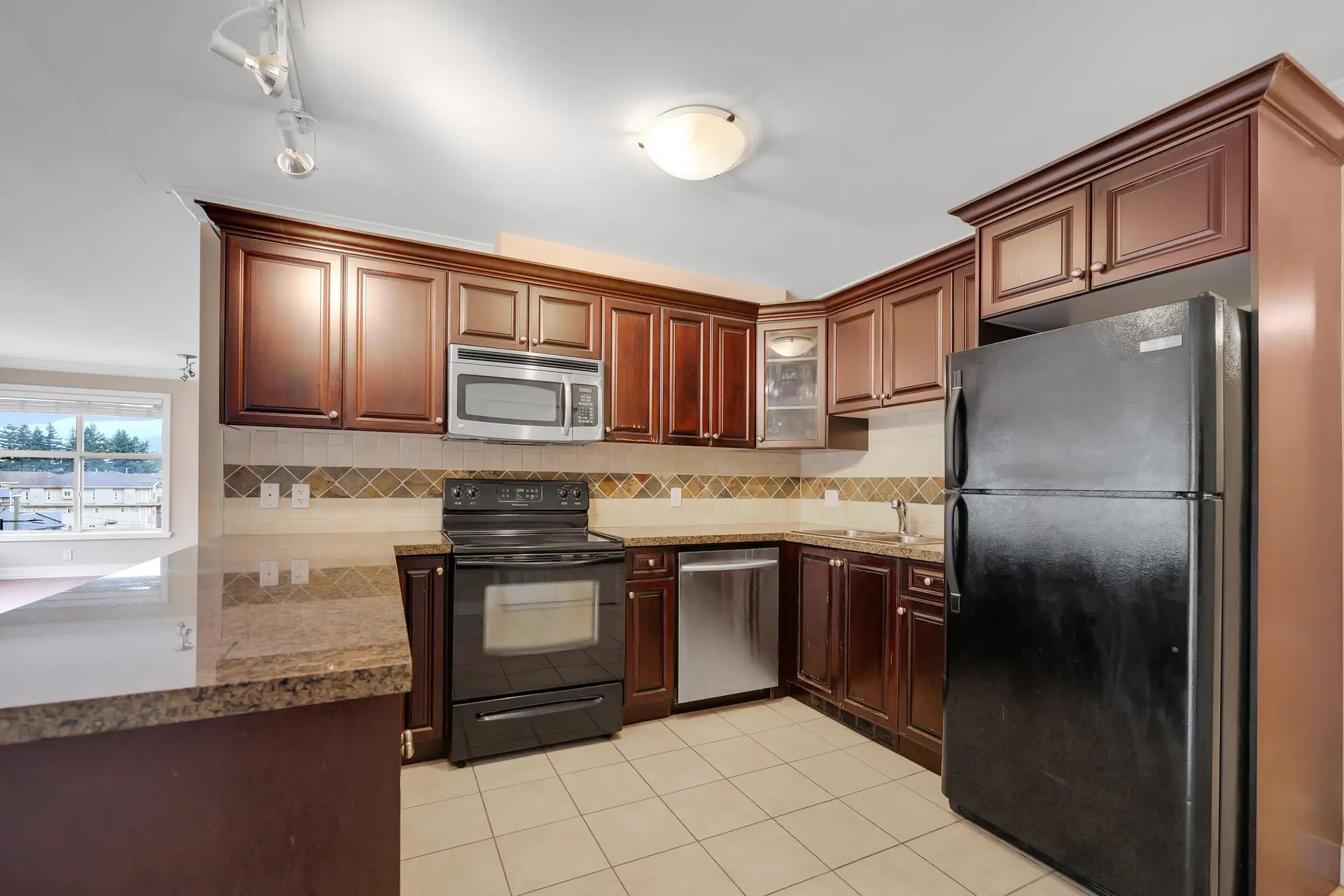 Property at #403 1310 VICTORIA STREET, Squamish, BC