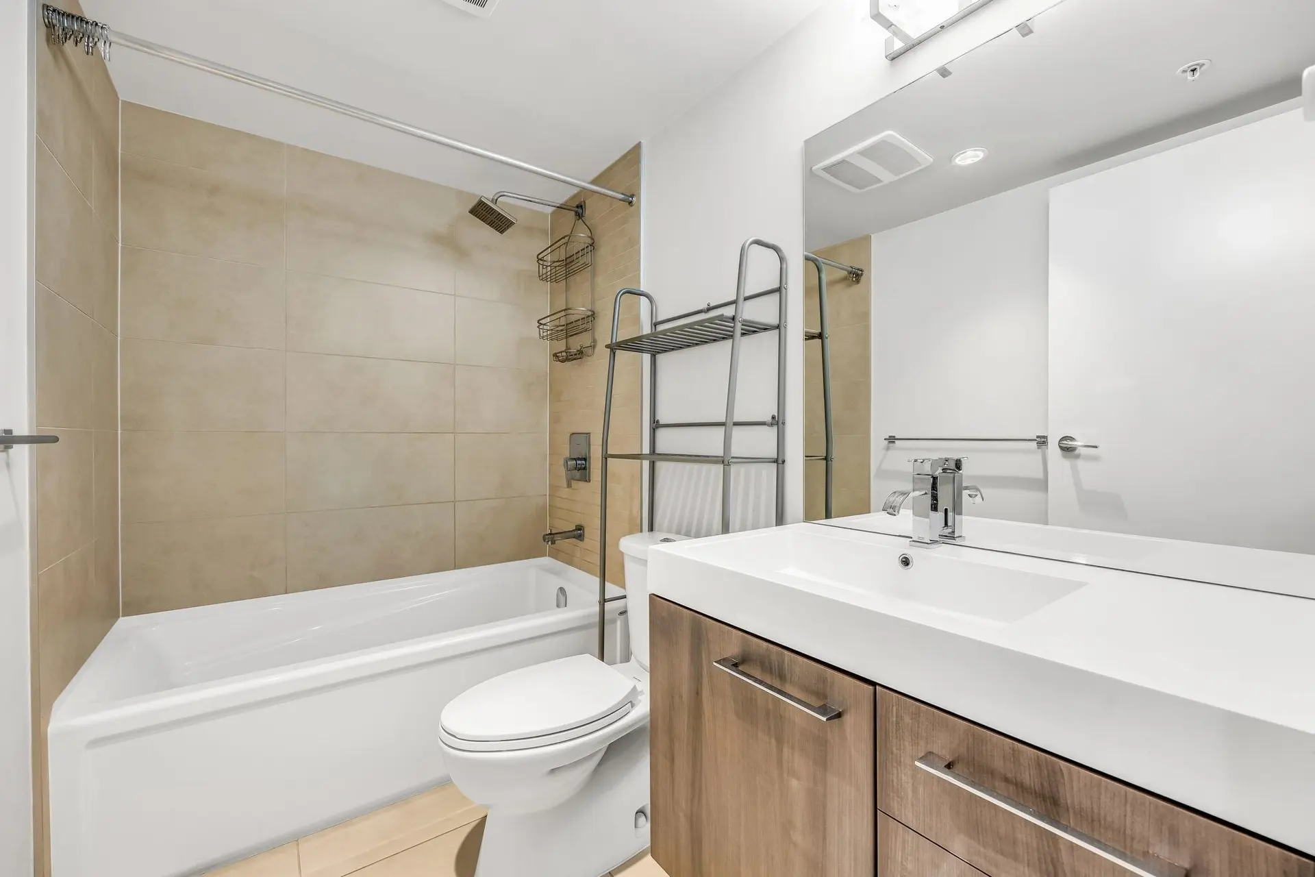 #1105 668 Columbia Street - Image 9