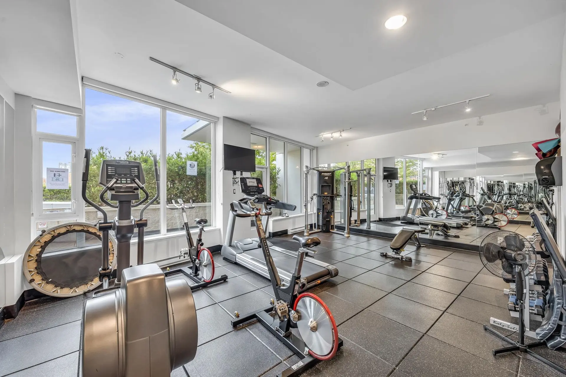 #1105 668 Columbia Street - Image 15