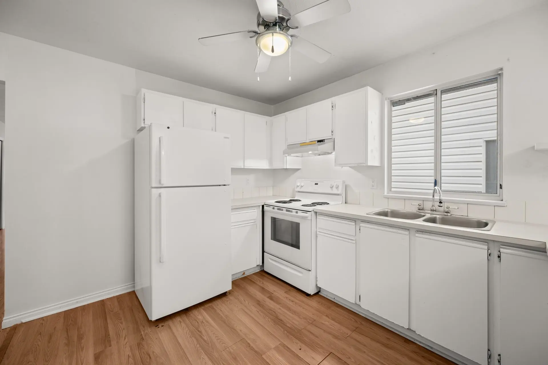 11677 203 Street - Image 14