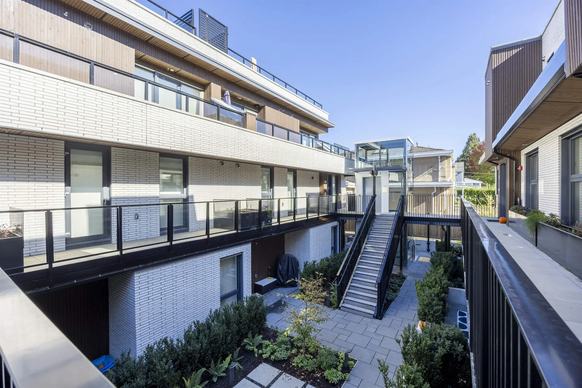 #203 778 W 27th Avenue - Image 4