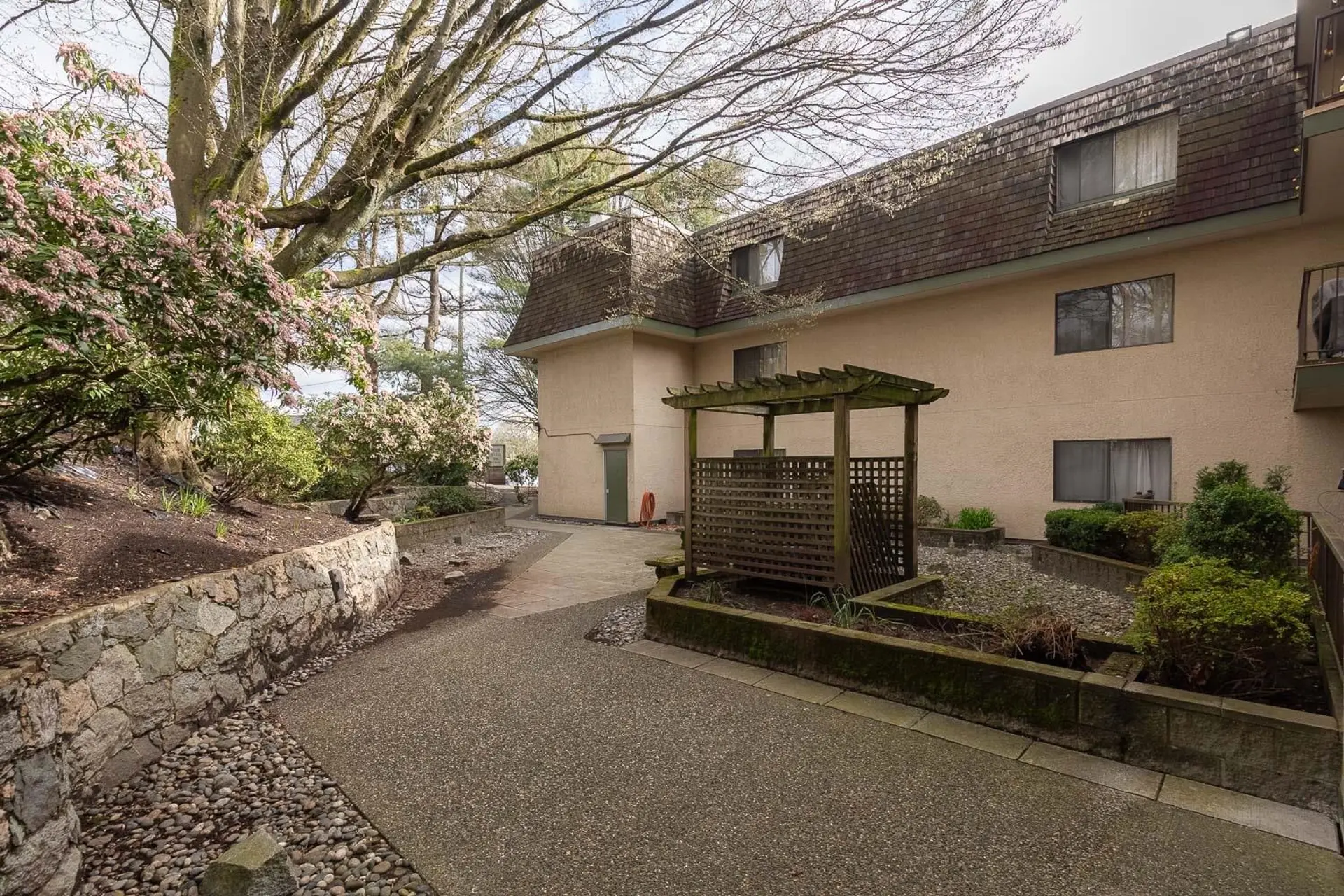 #307 466 E Eighth Avenue - Image 18