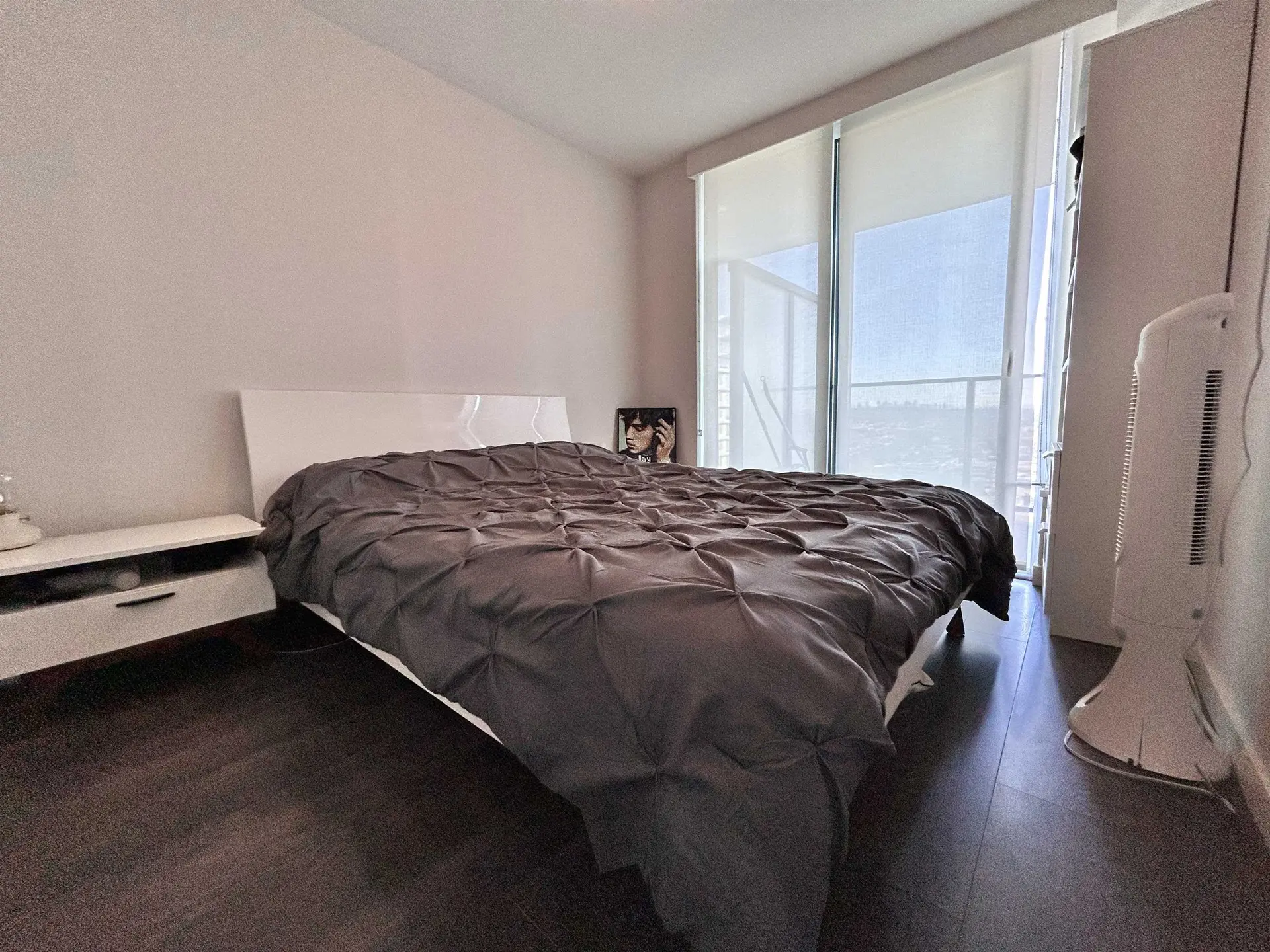 #2606 8189 Cambie Street - Image 9