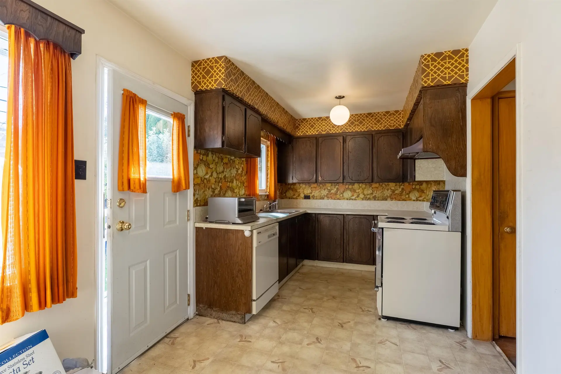 4370 Briarwood Crescent - Image 13
