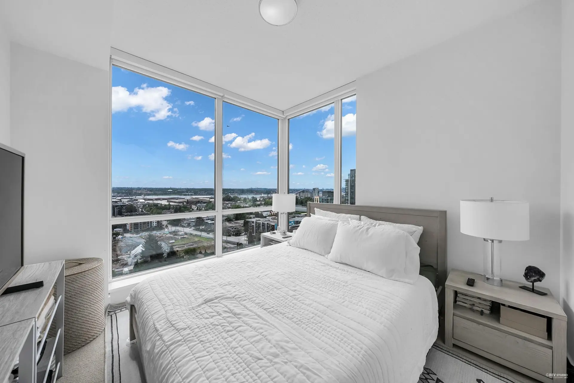 Property at #2104 1550 FERN STREET, North Vancouver, BC