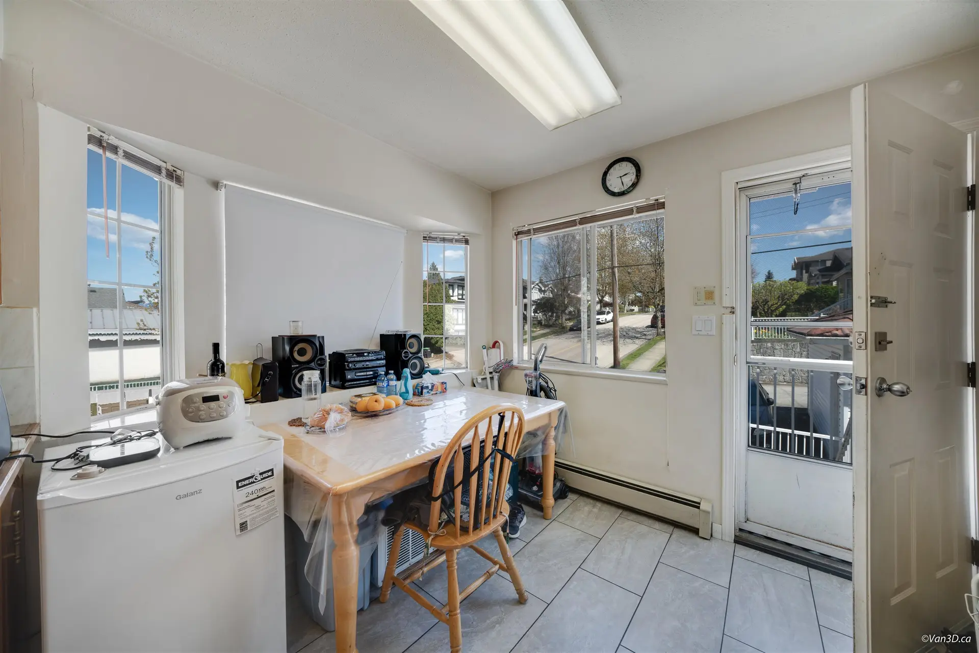 4502 Nanaimo Street - Image 8