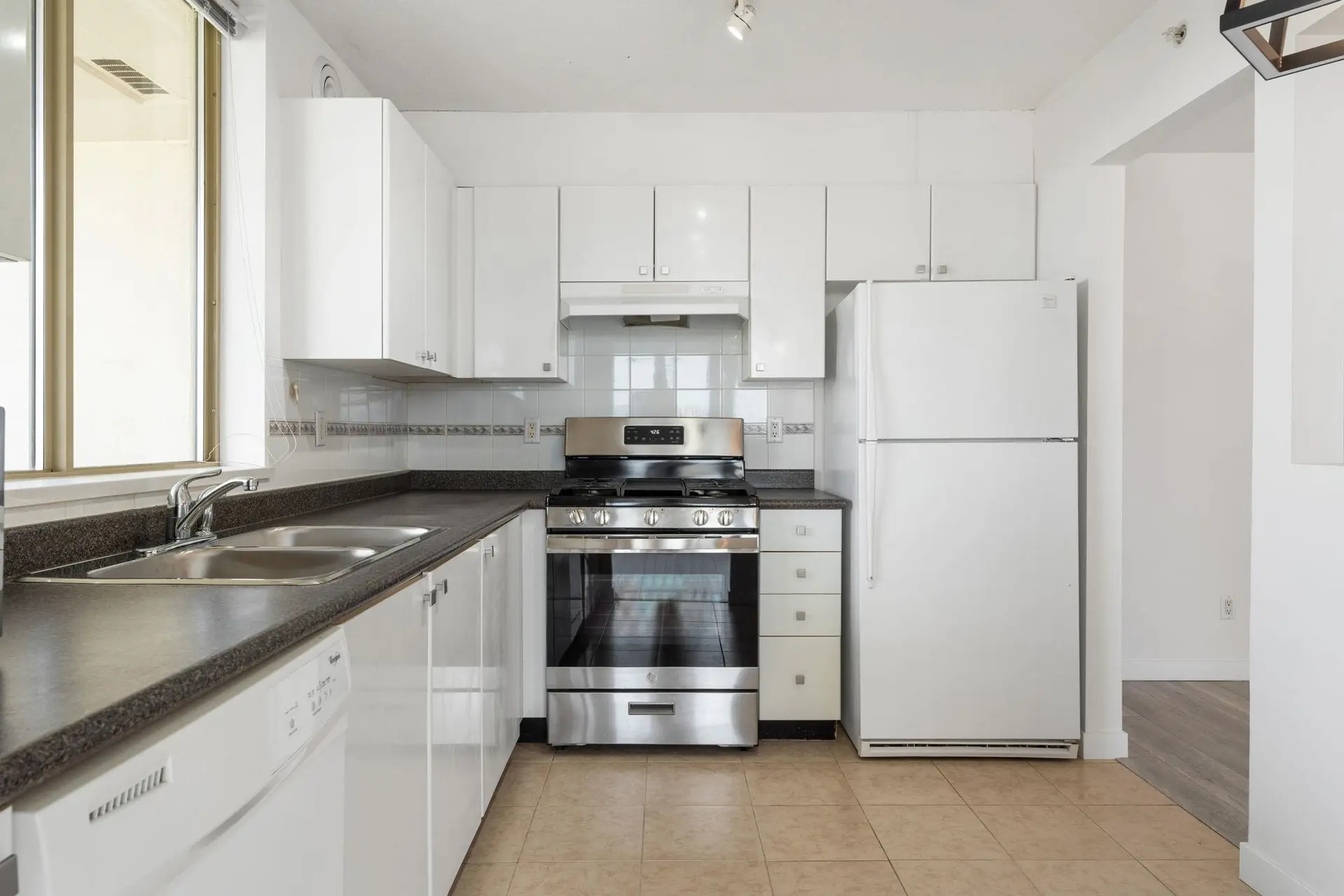 #1105 8238 Saba Road - Image 11
