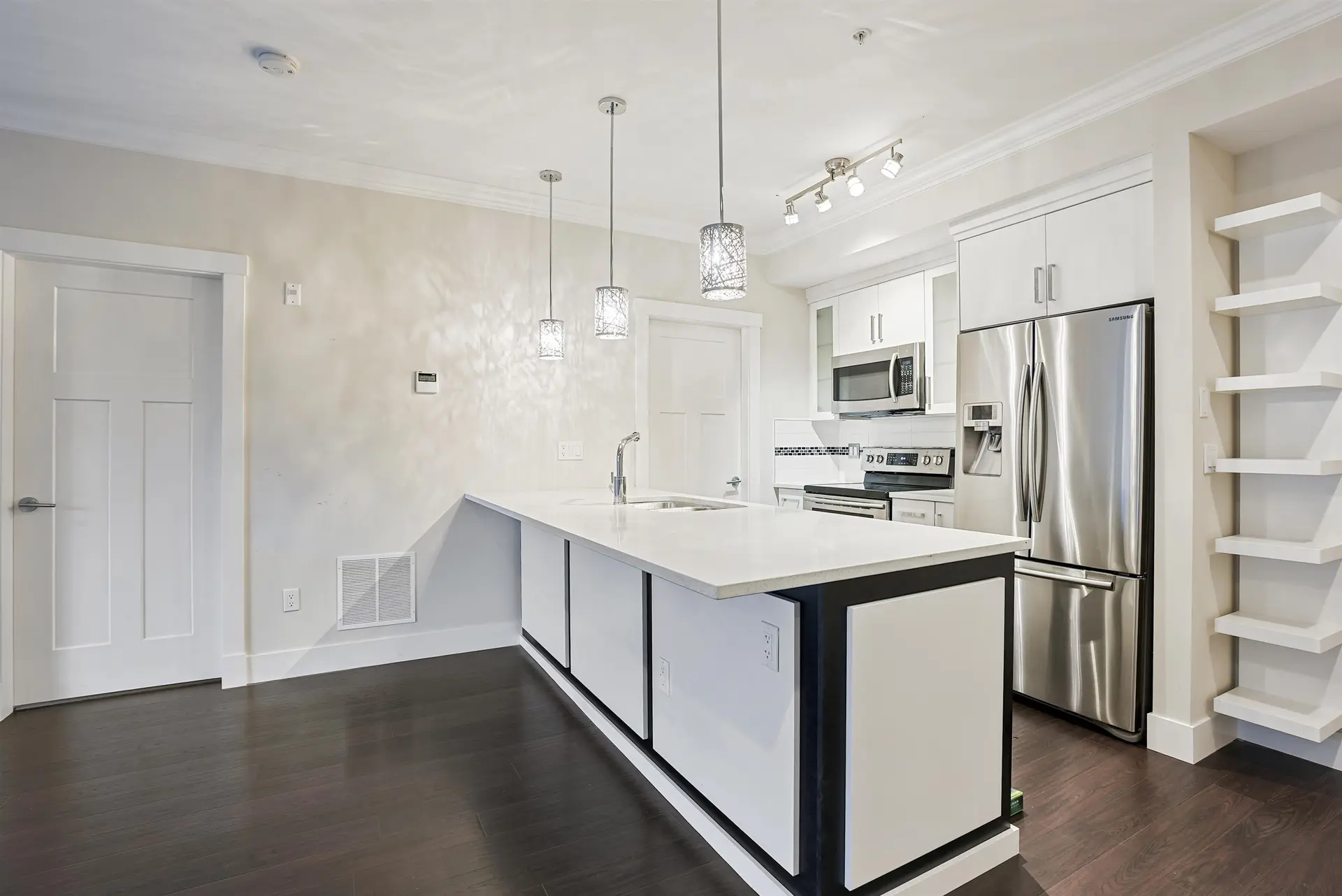#208 14885 60 Avenue - Image 2