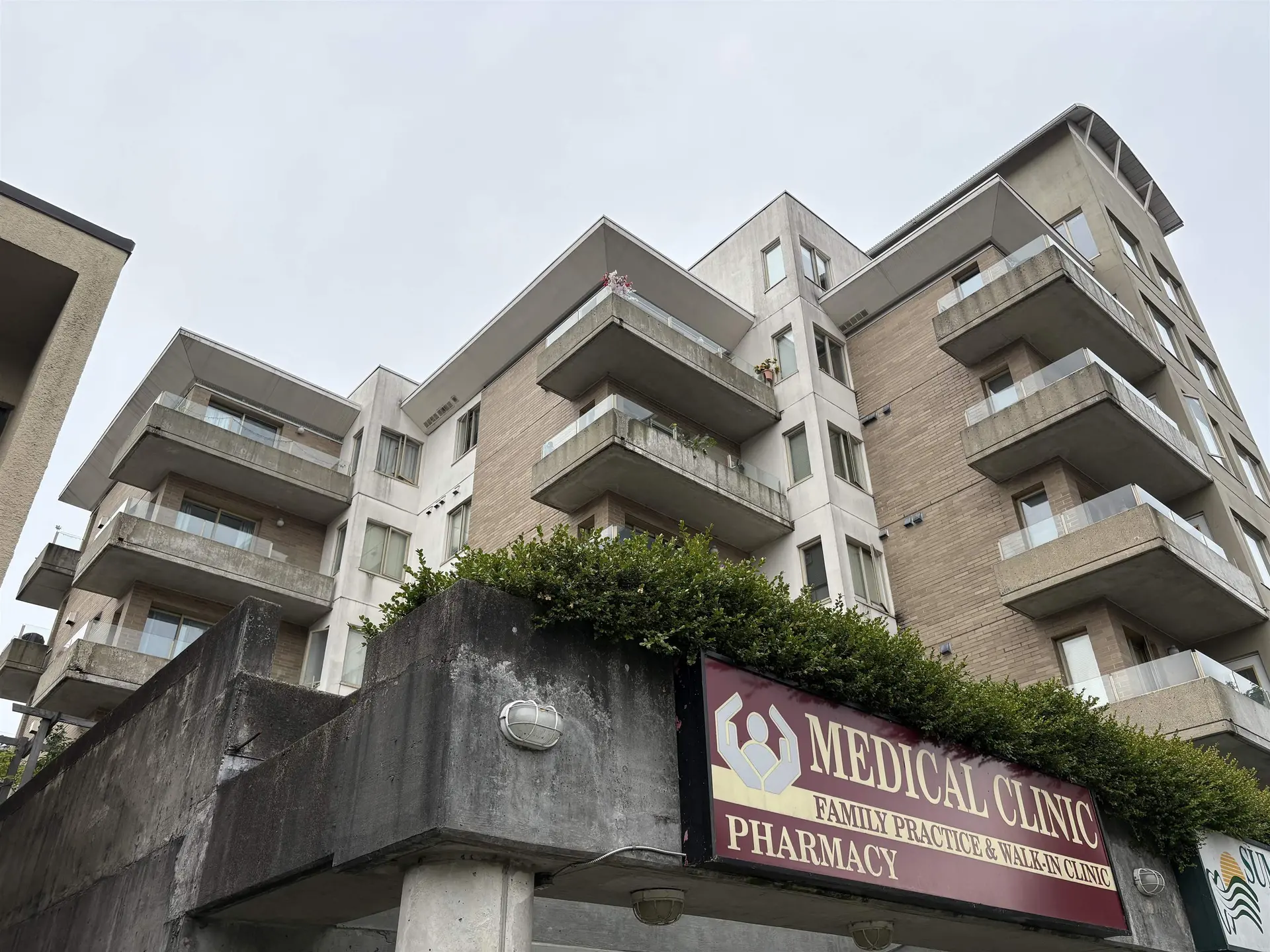 Property at #204 137 W 17TH STREET, North Vancouver, BC