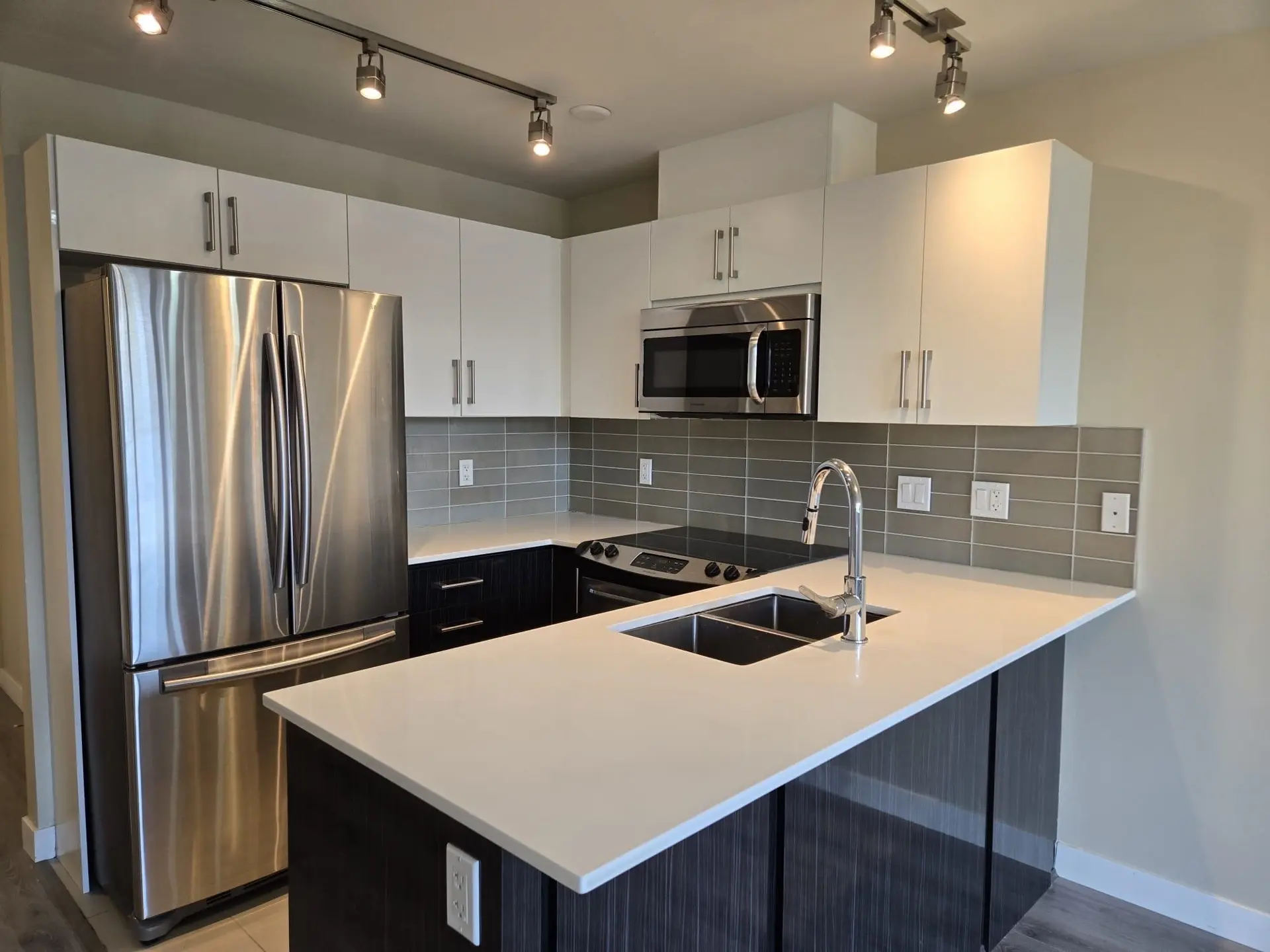 Property at #512 2689 KINGSWAY, Vancouver, BC