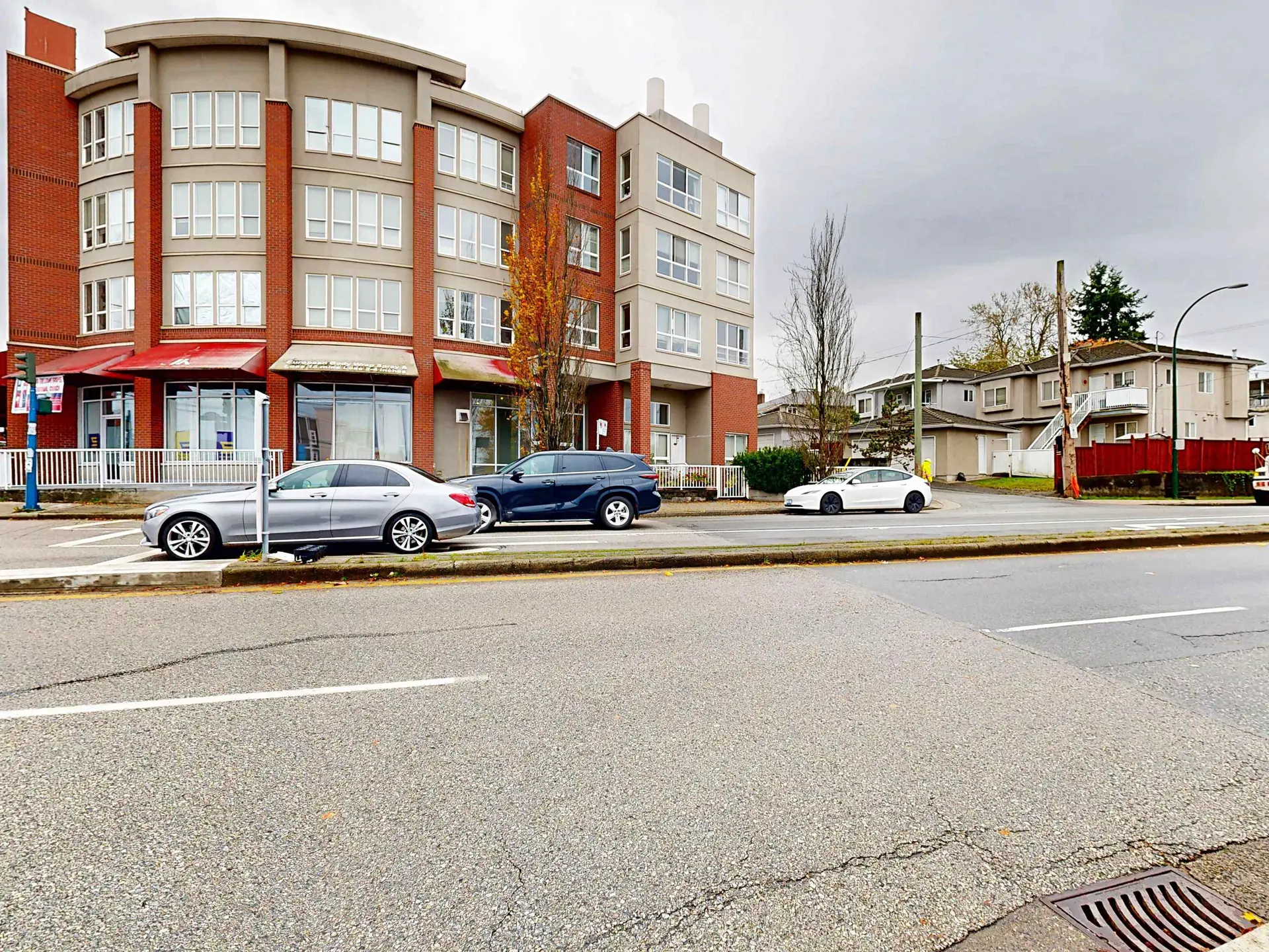 #PH3 5438 Rupert Street - Image 3