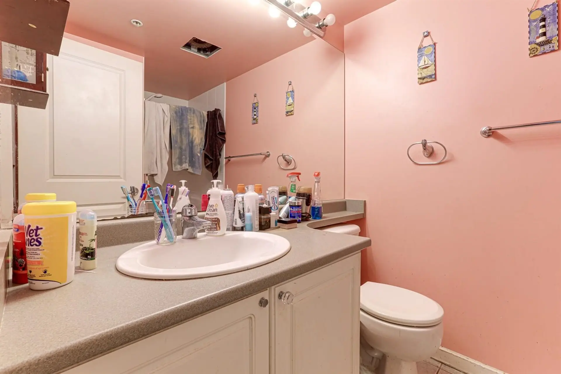 #202 850 Royal Avenue - Image 6