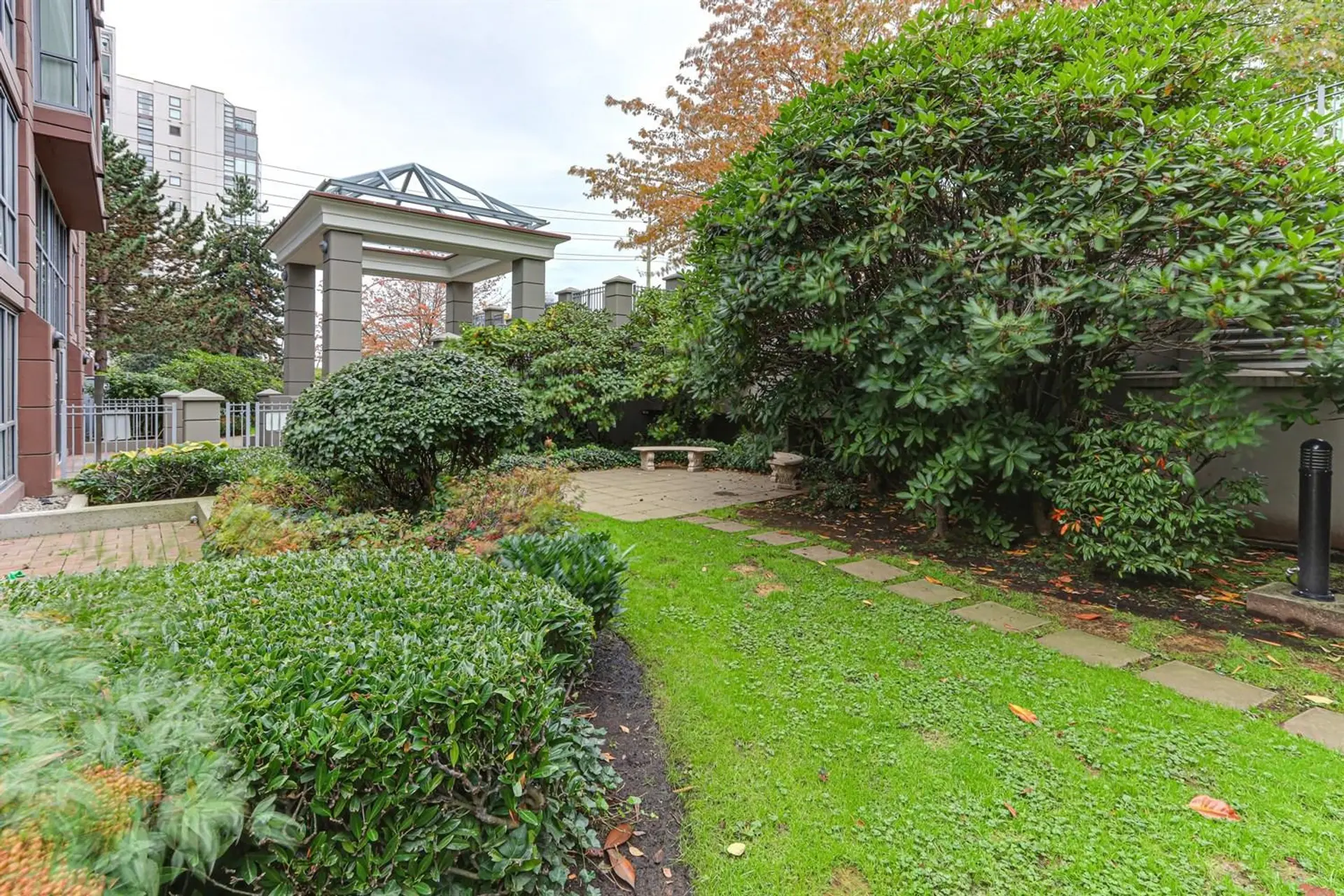 #202 850 Royal Avenue - Image 16