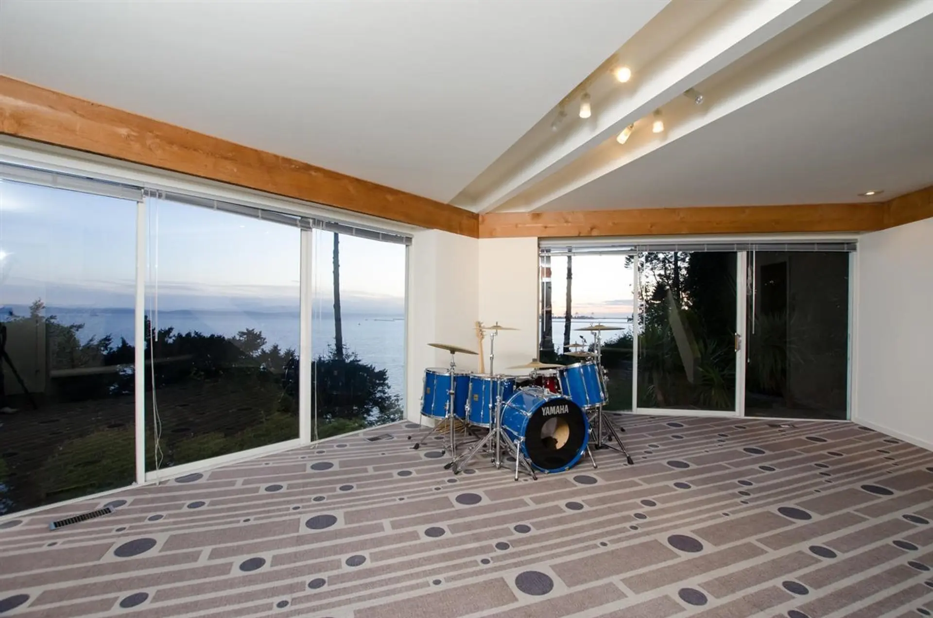 Property at 20 TSAWWASSEN BEACH ROAD, Delta, BC