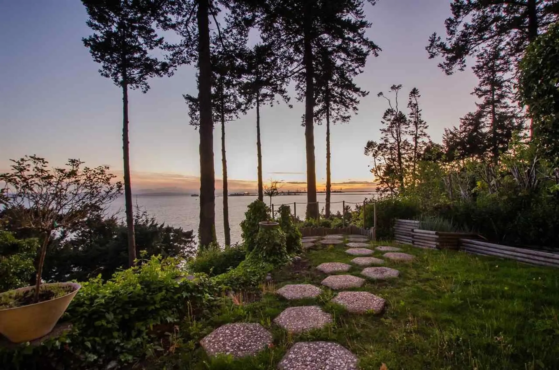 Property at 20 TSAWWASSEN BEACH ROAD, Delta, BC