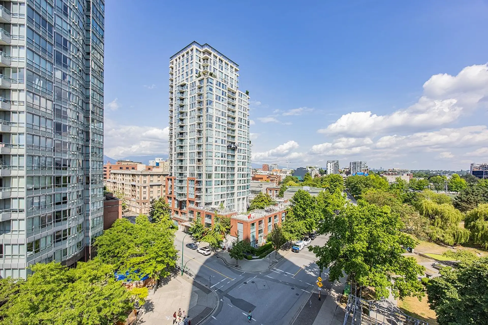 #907 58 Keefer Place - Image 12