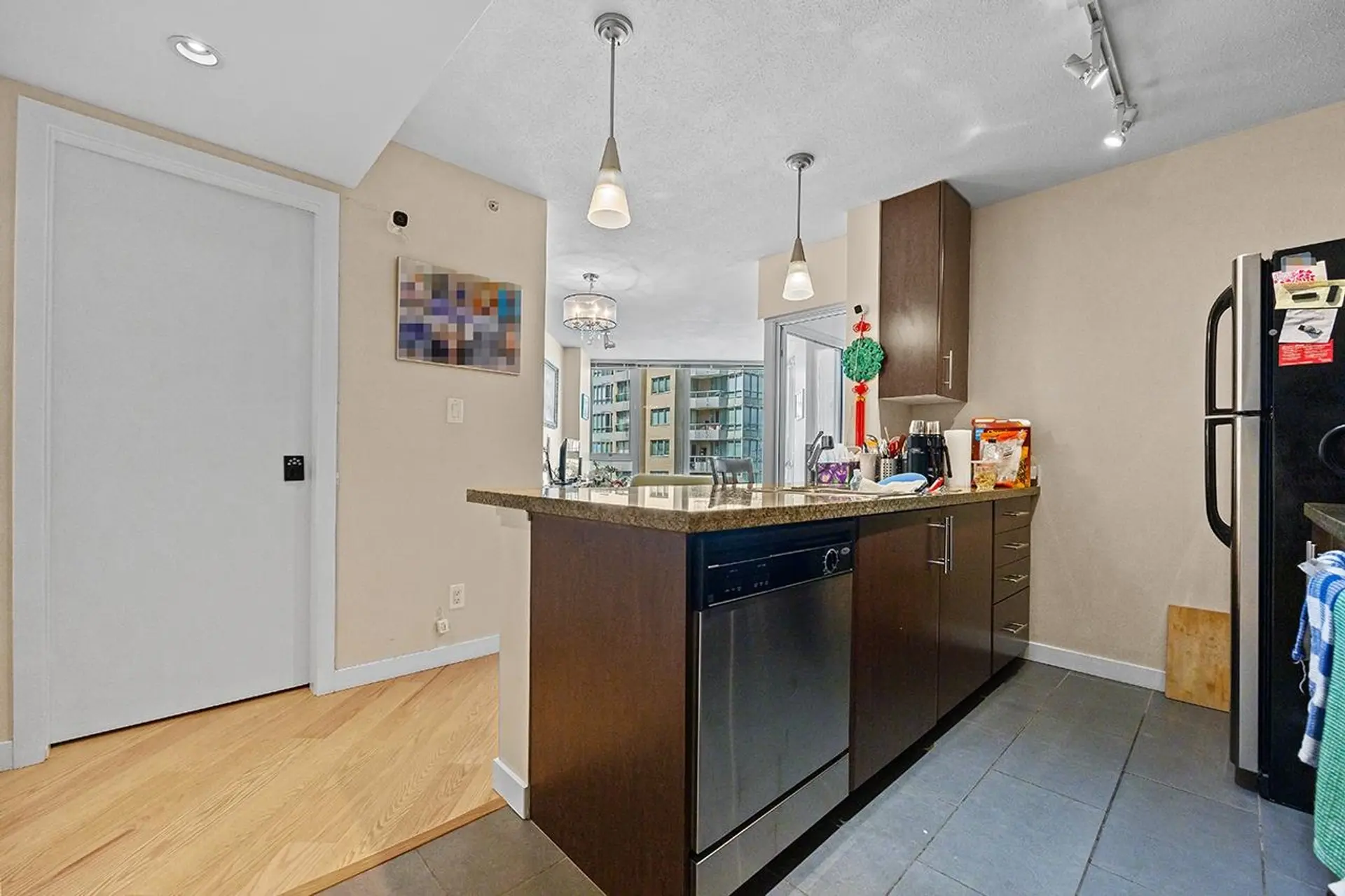 #907 58 Keefer Place - Image 3