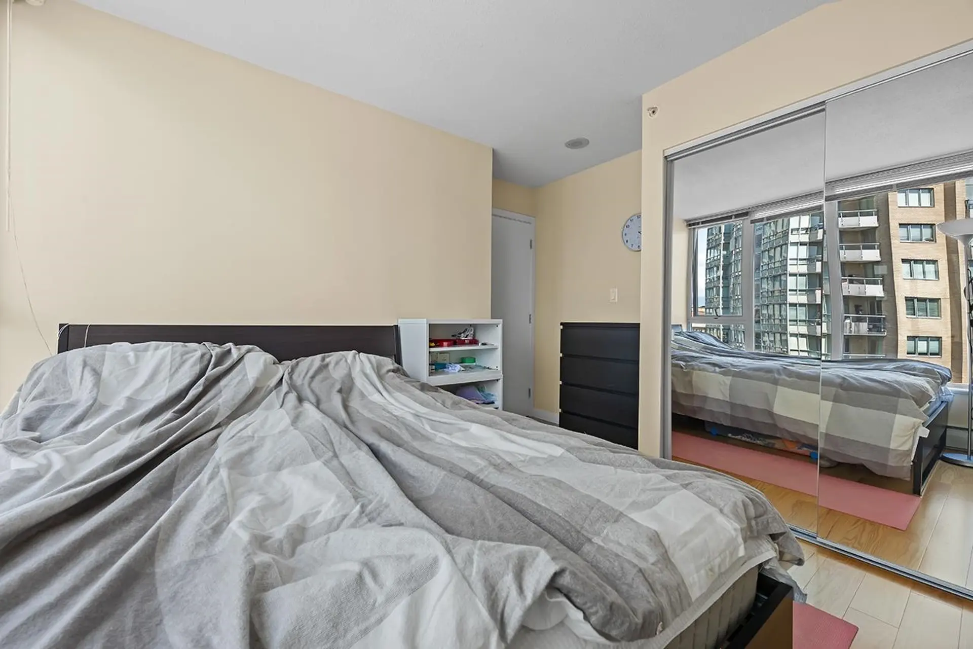 #907 58 Keefer Place - Image 9
