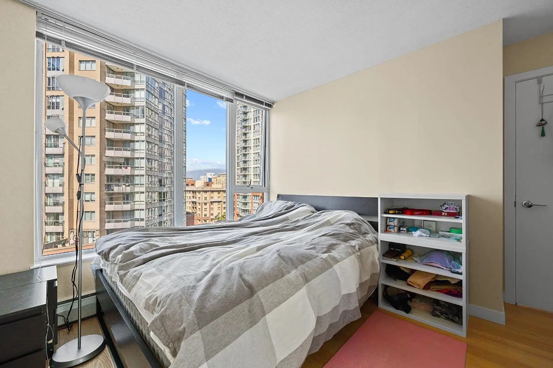 #907 58 Keefer Place - Image 8