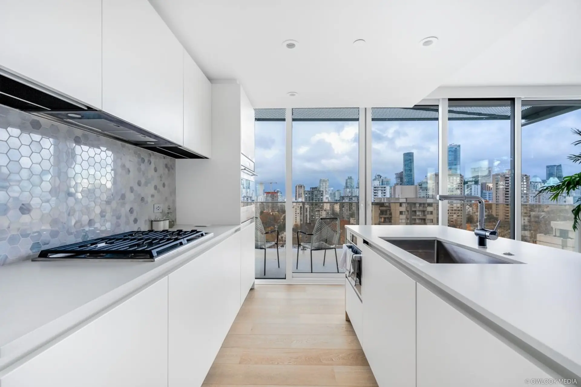 #1504 1180 Broughton Street - Image 5