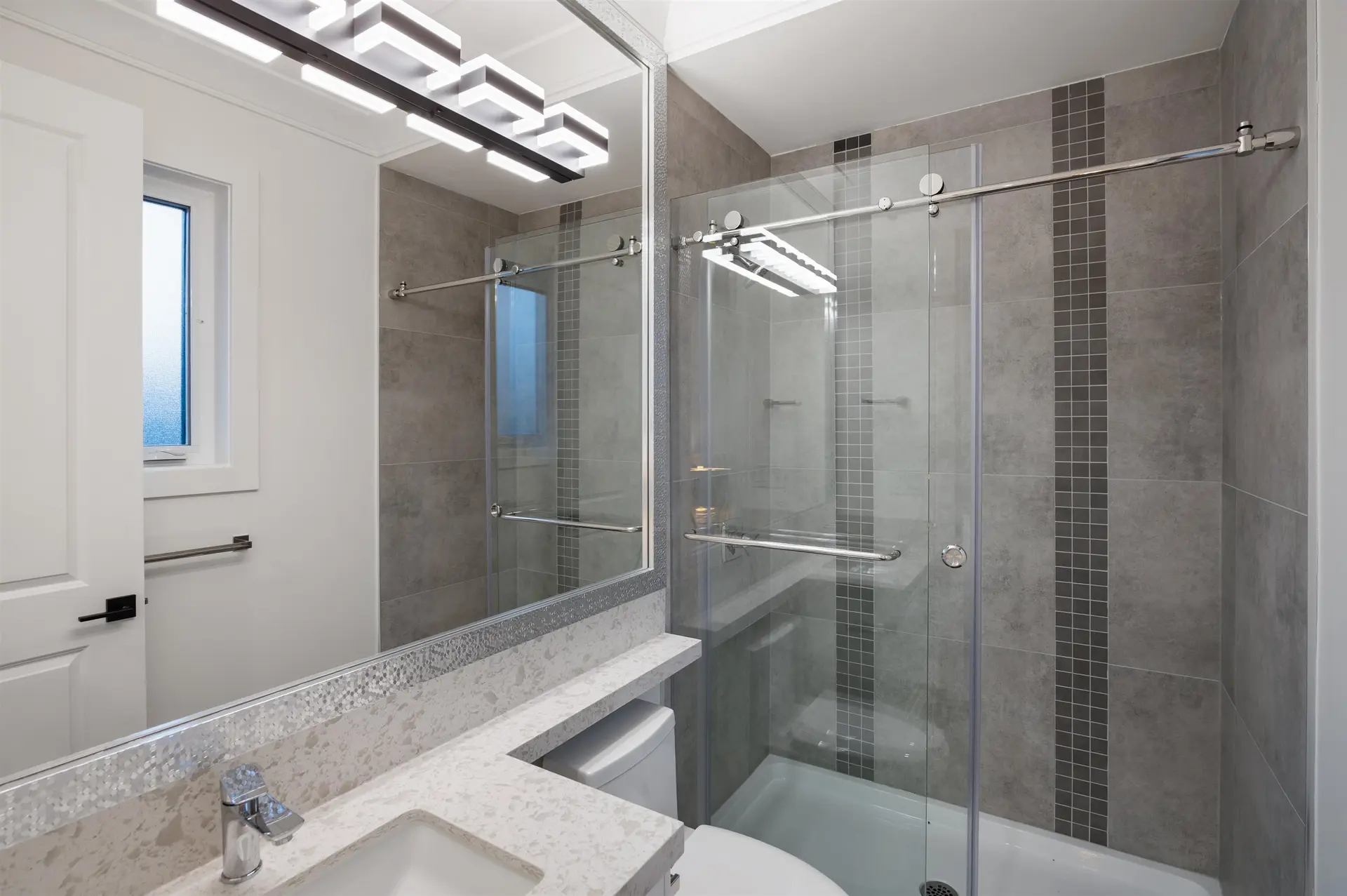 9031 Pinewell Crescent - Image 13