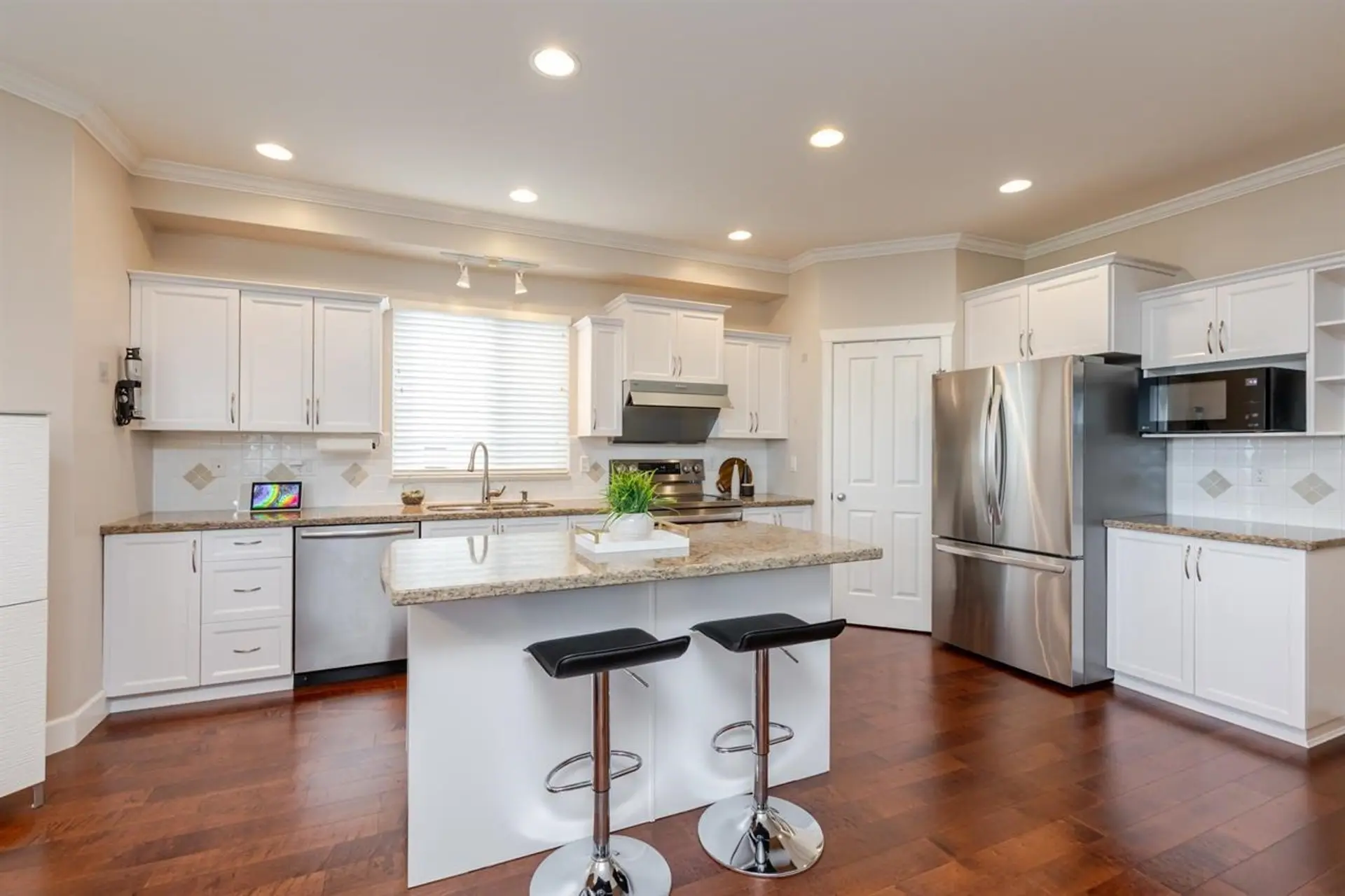 20216 70a Avenue - Image 4