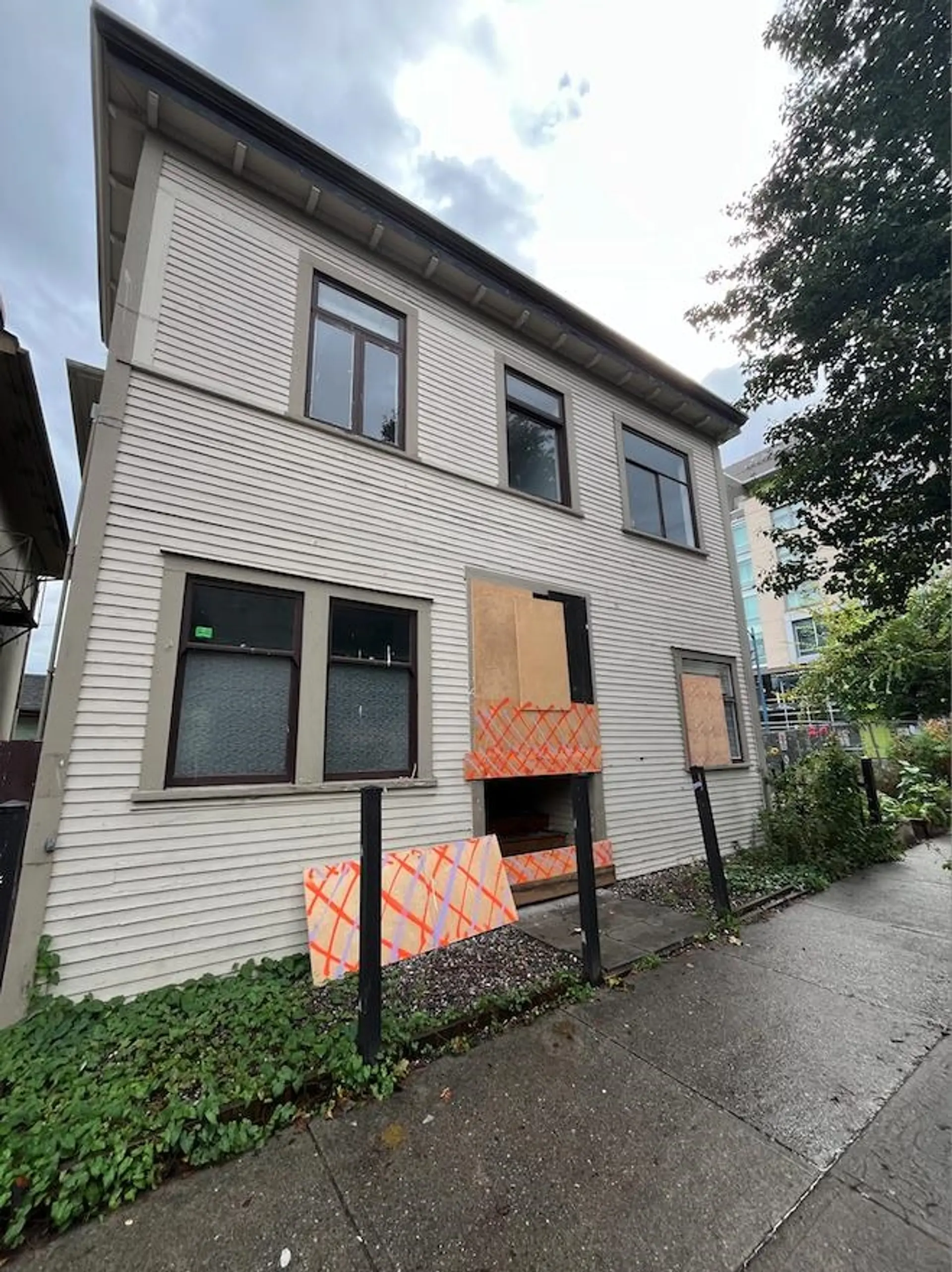 242 Princess Avenue