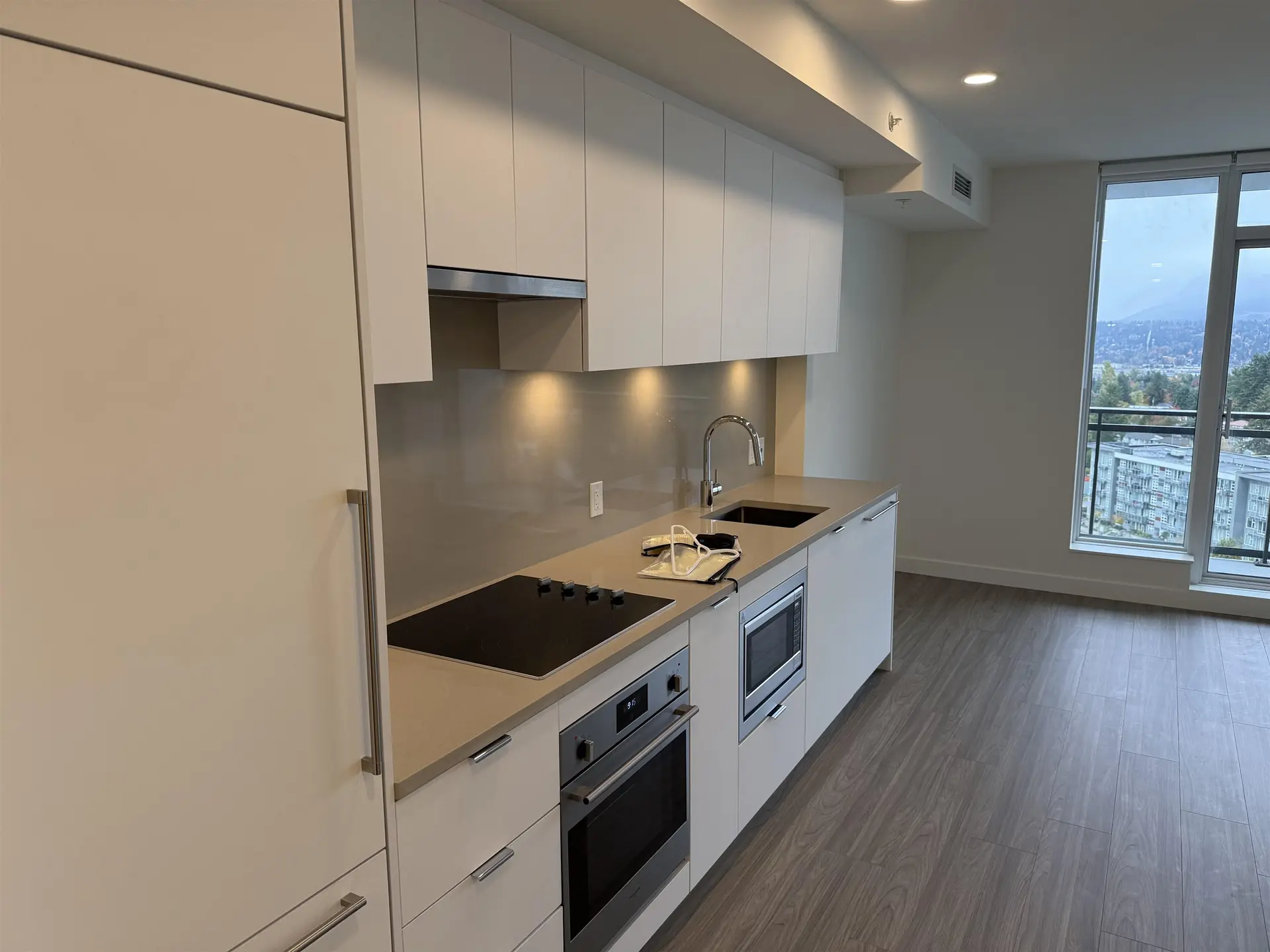 Property at #1510 13675 107A AVENUE, Surrey, BC