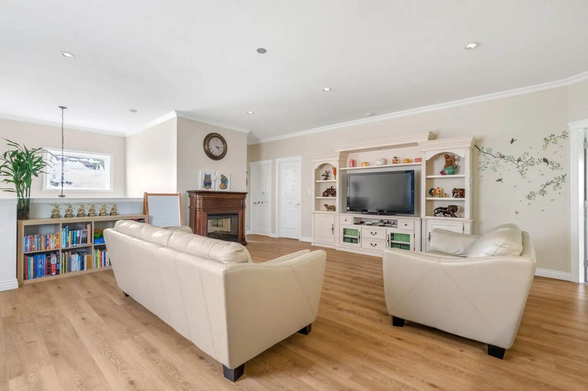 4526 Inman Avenue - Image 5