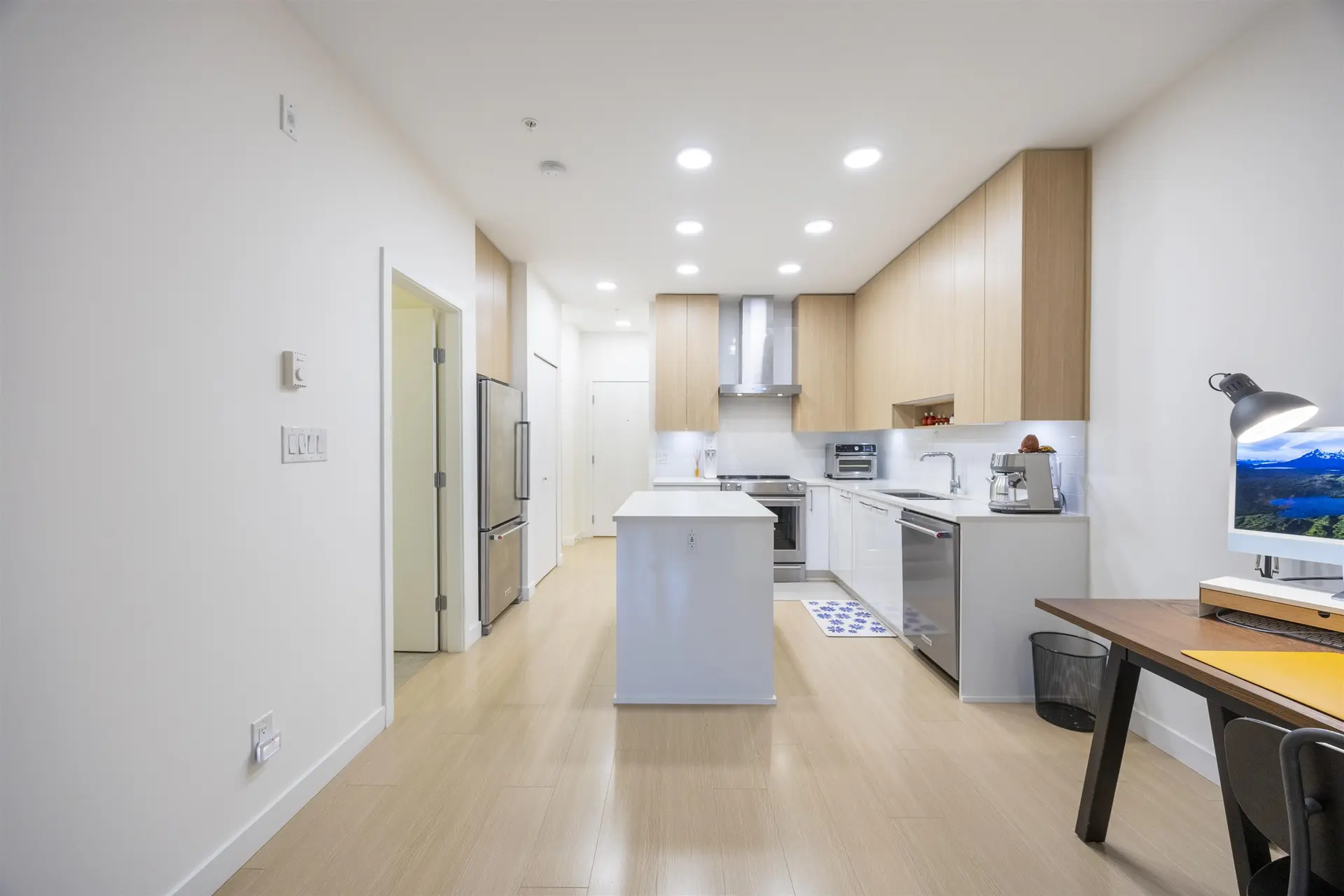 #313 5460 Broadway - Image 3