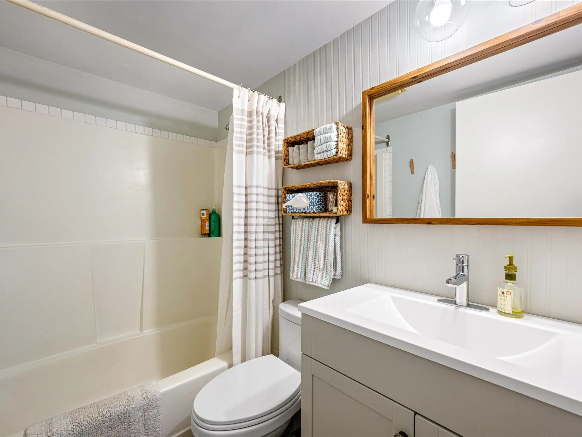 #4 2227 Sapporo Drive - Image 11