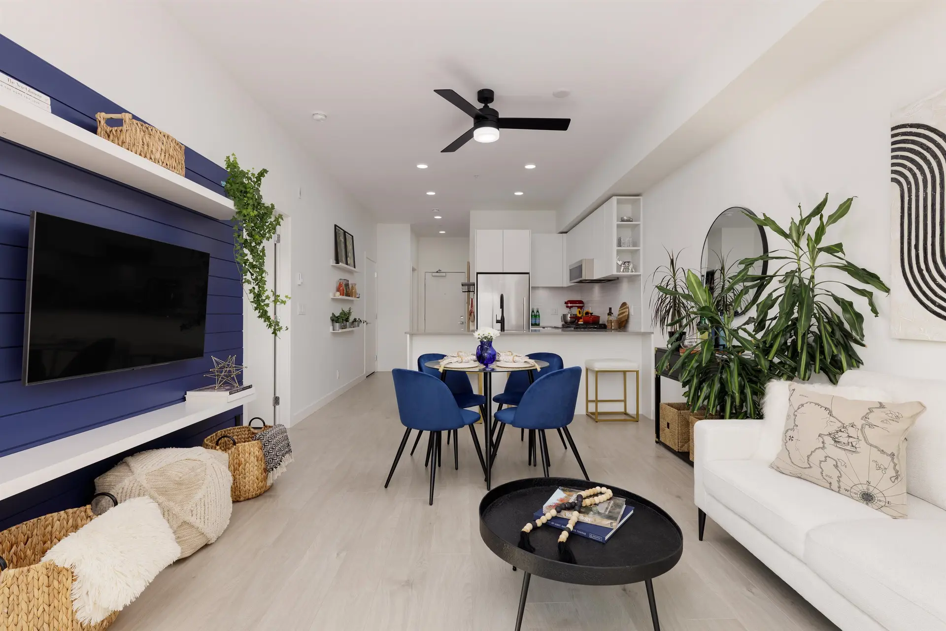 #411 2345 Rindall Avenue - Image 5