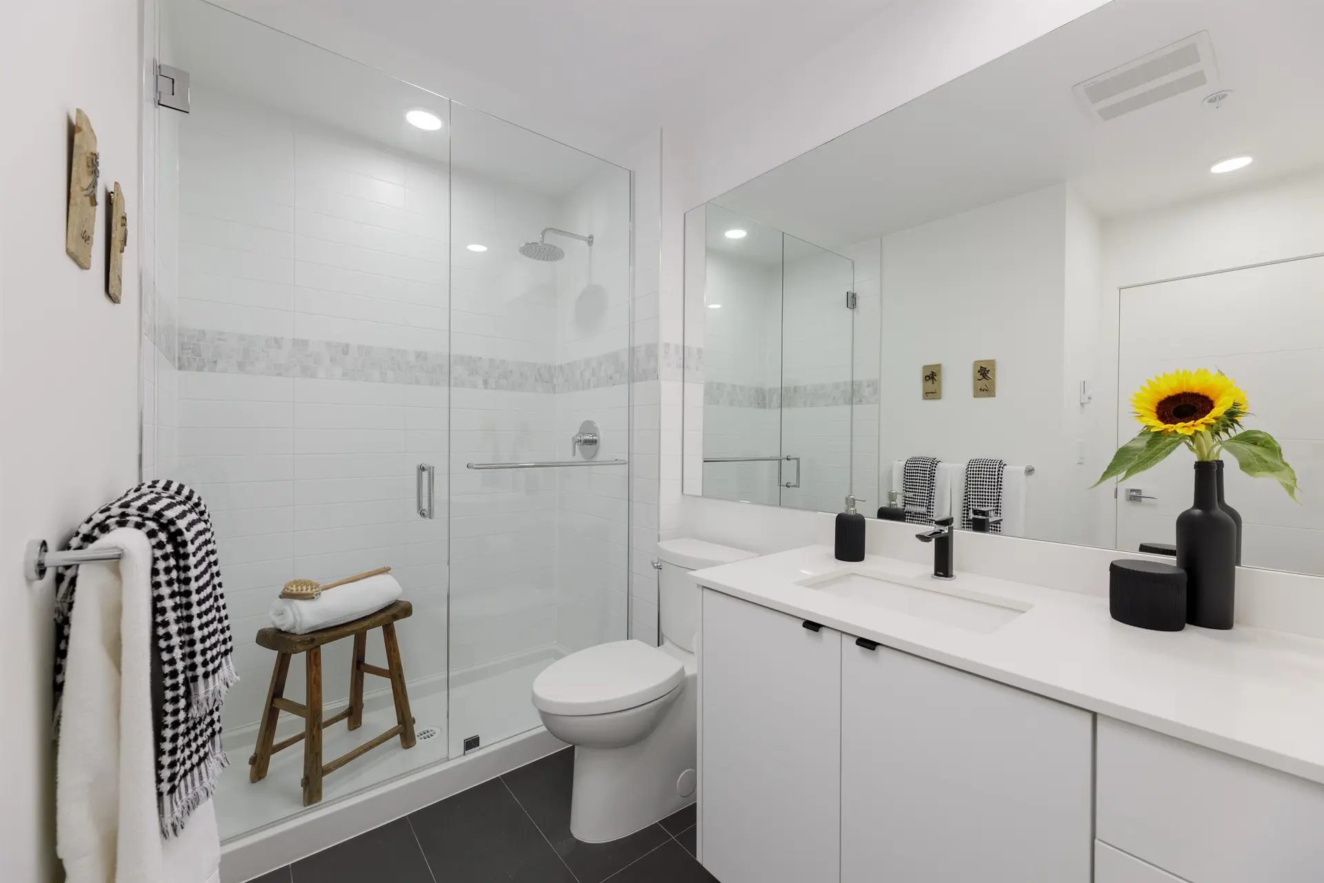 #411 2345 Rindall Avenue - Image 11