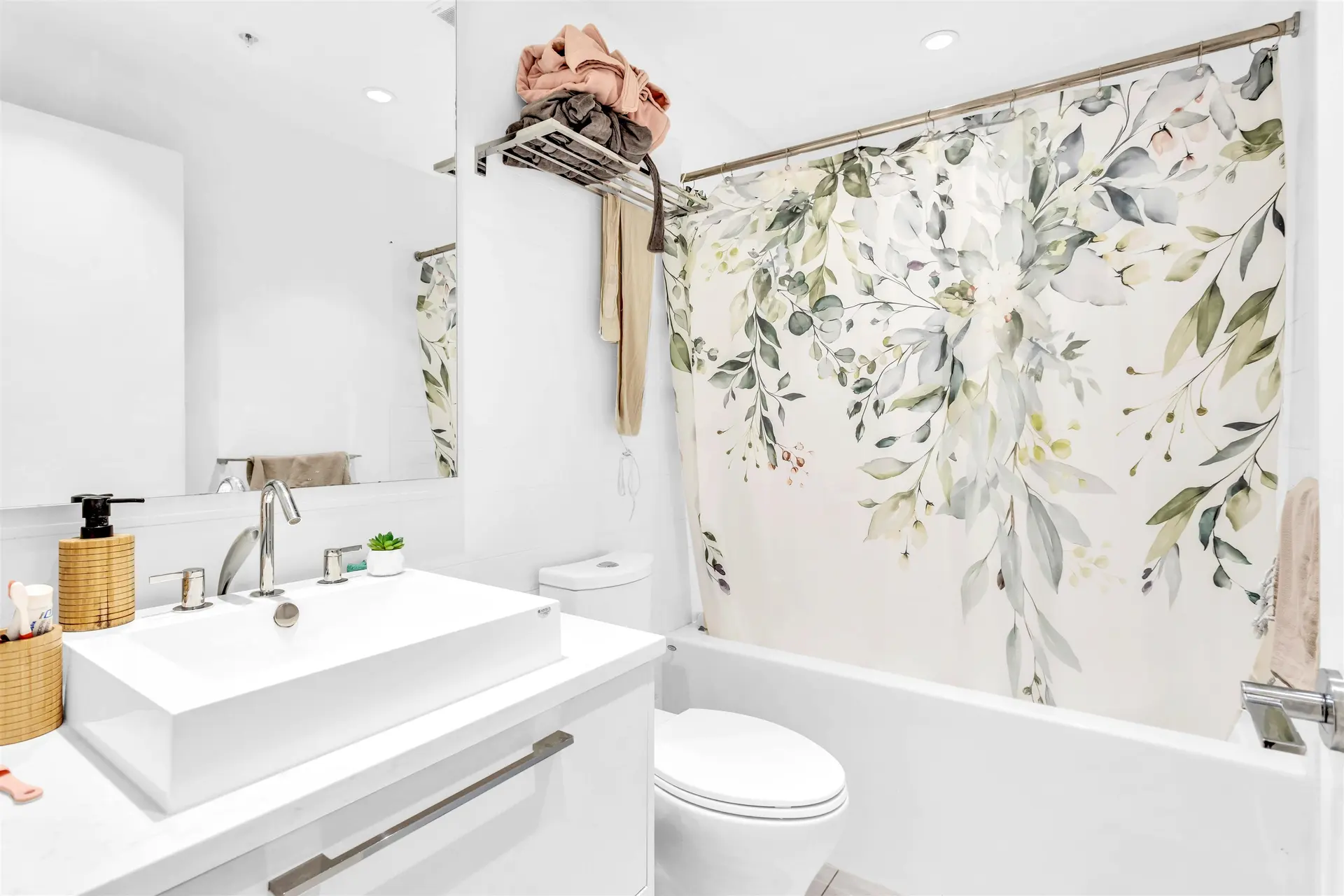 #1411 7303 Noble Lane - Image 16