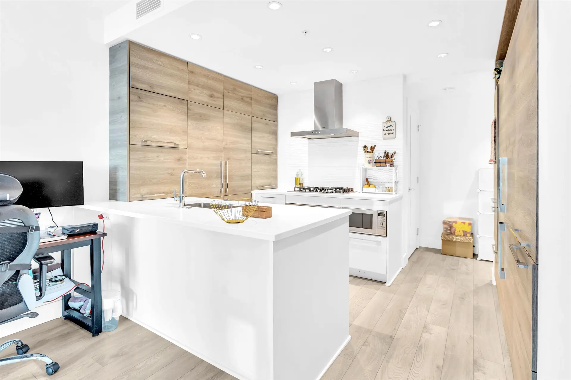 #1411 7303 Noble Lane - Image 5