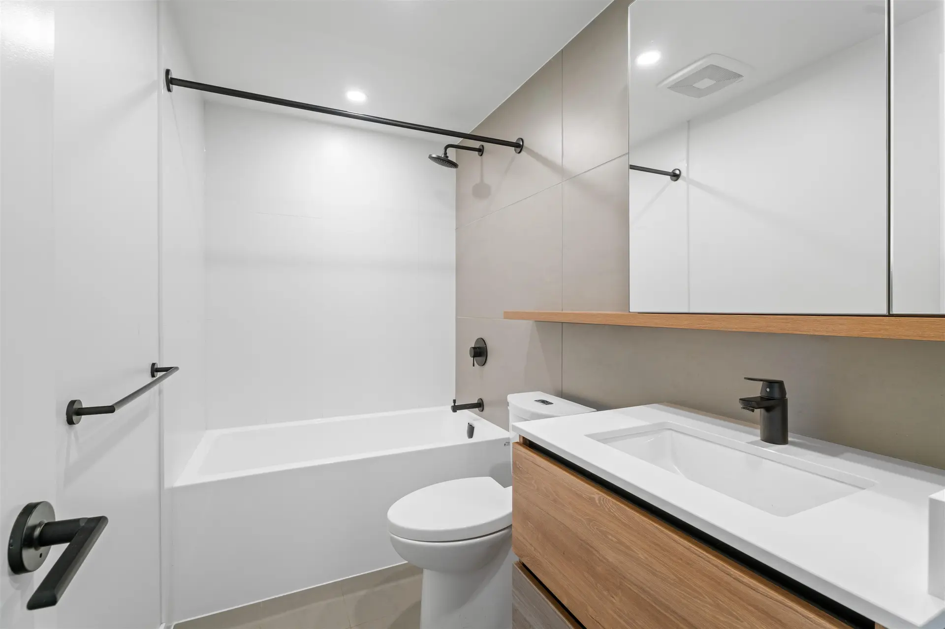 #1409 10448 University Drive - Image 9